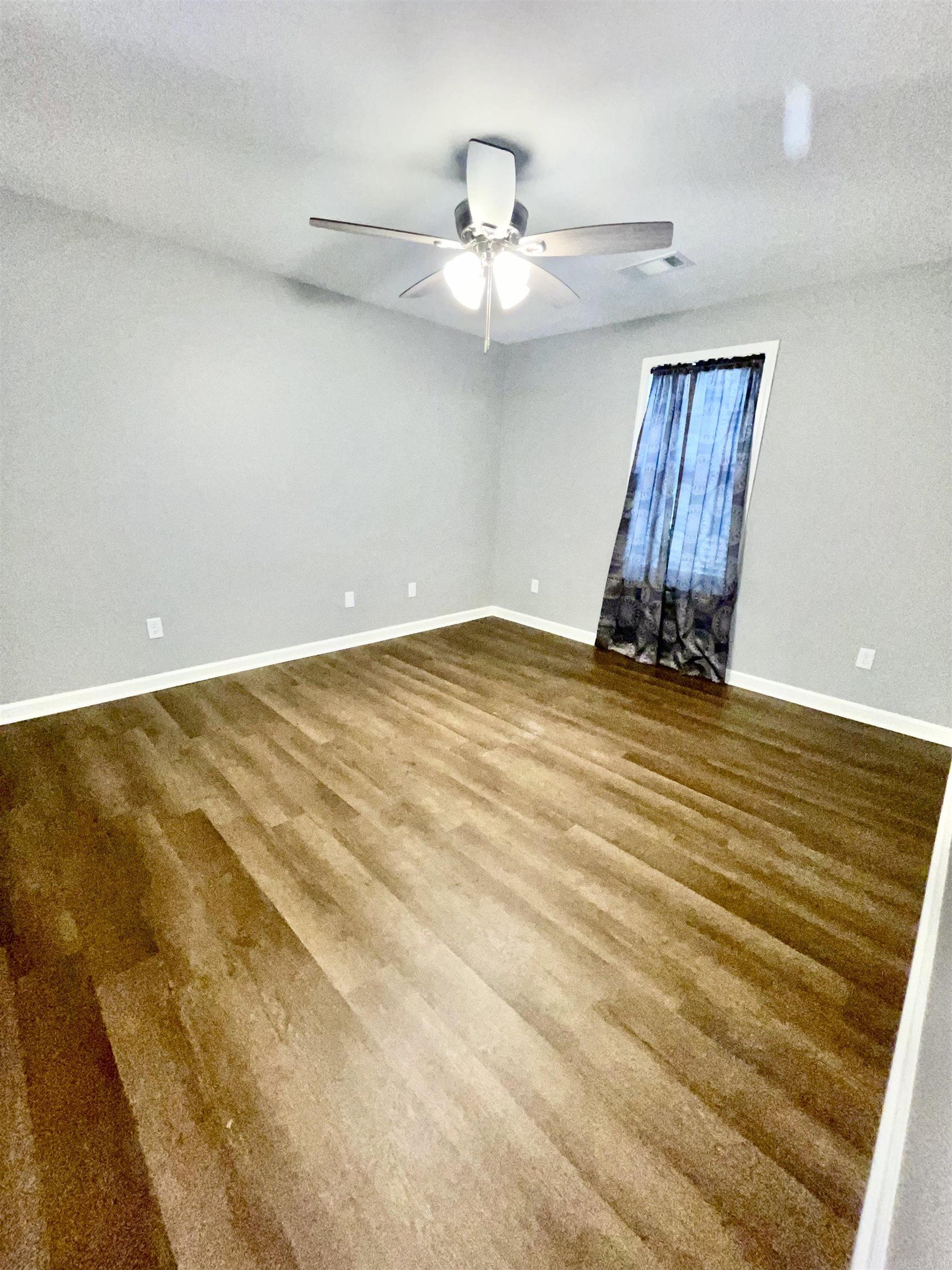 FIELDS FARM - Residential