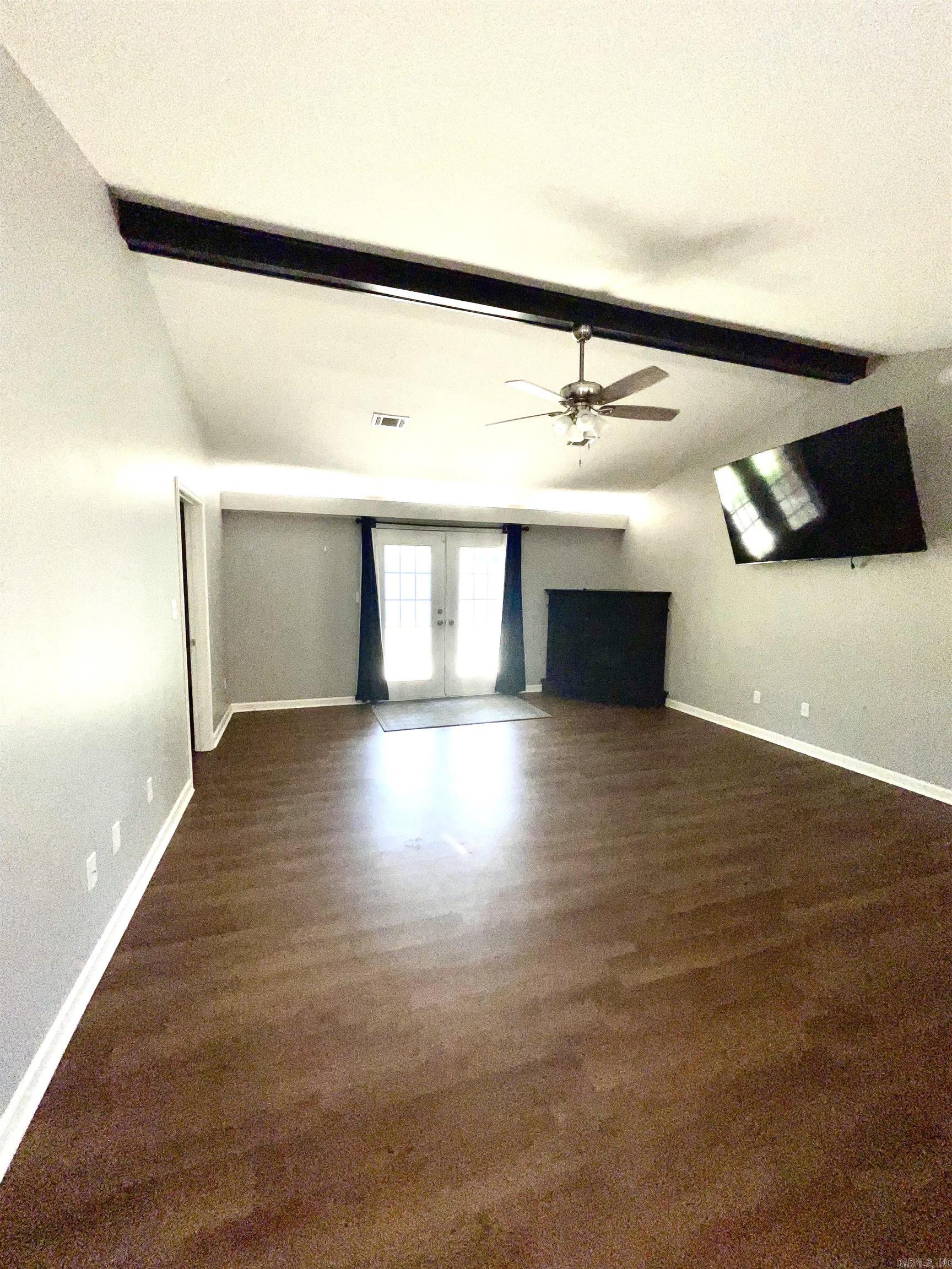 FIELDS FARM - Residential