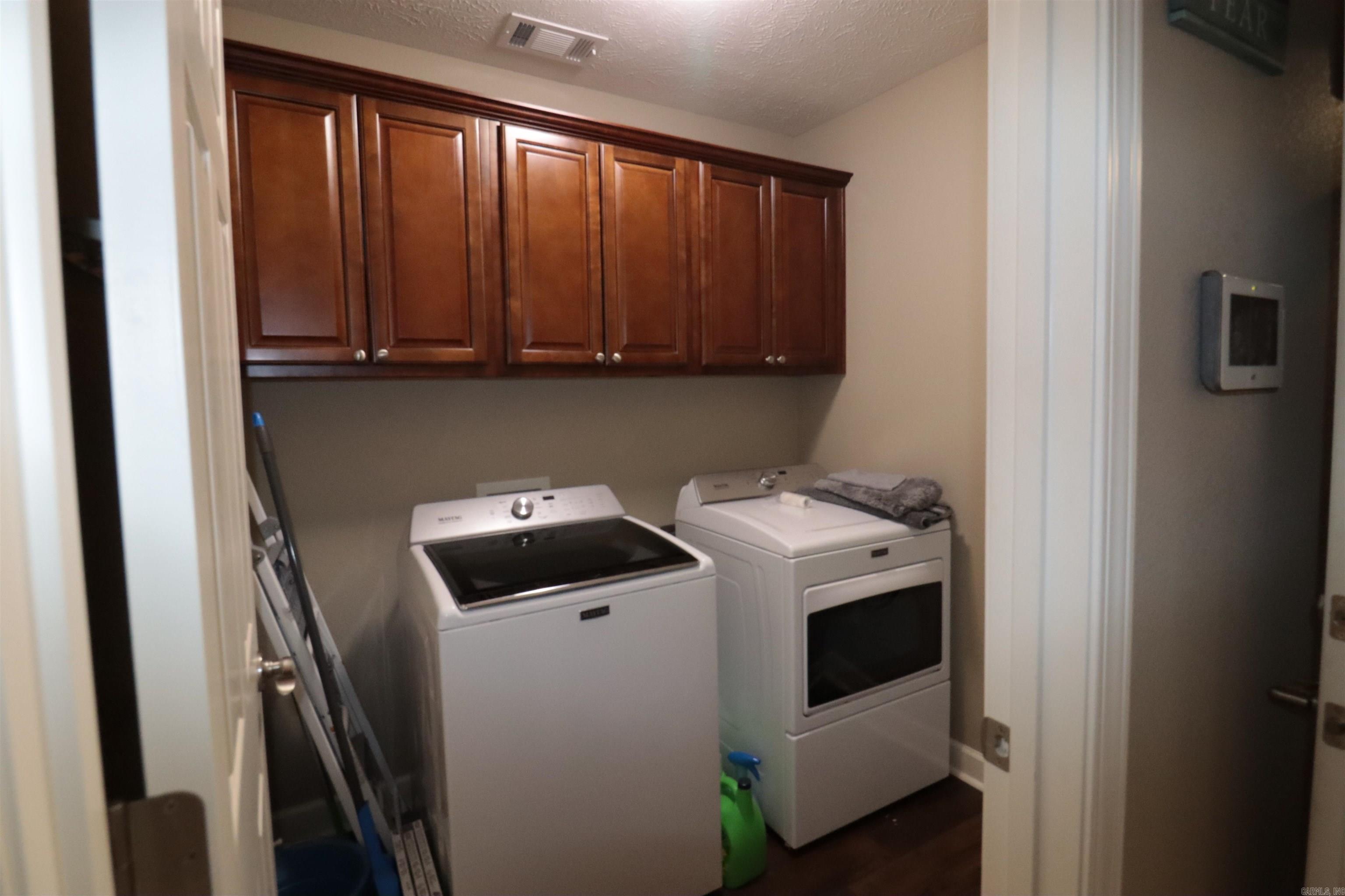 SAGEBRUSH COVE - Residential