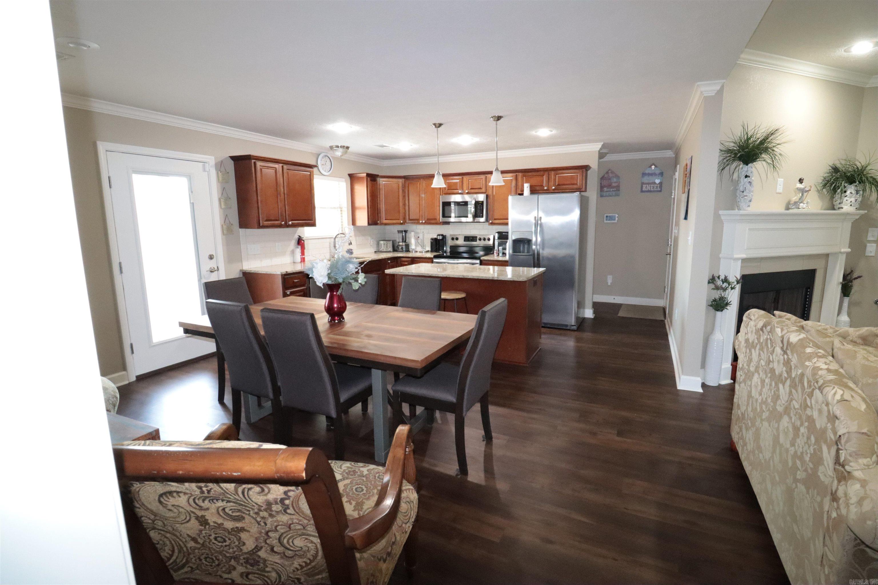 SAGEBRUSH COVE - Residential