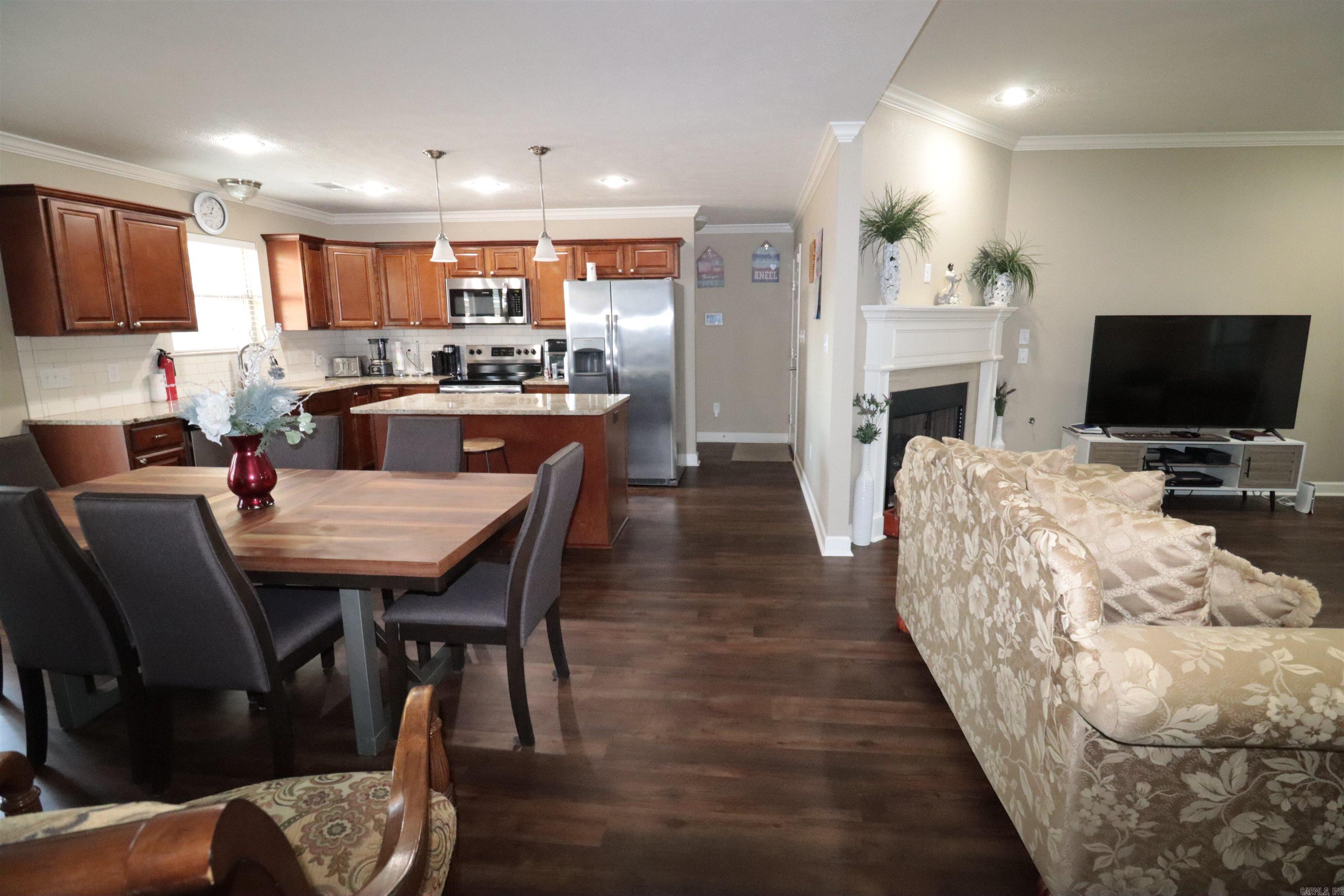 SAGEBRUSH COVE - Residential