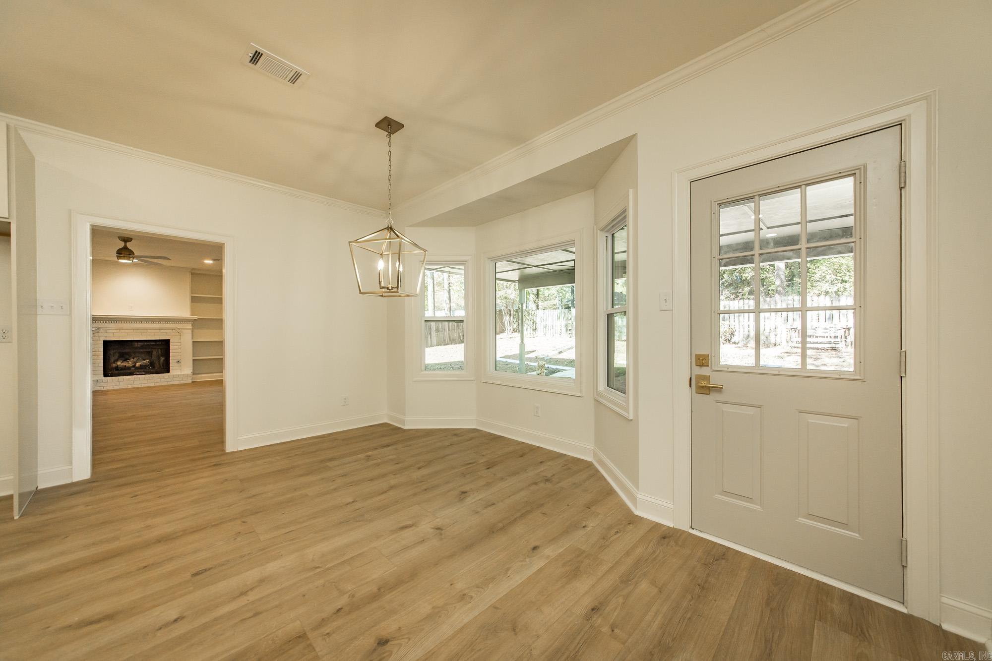 COUNTRY CLUB VILLAS - Residential