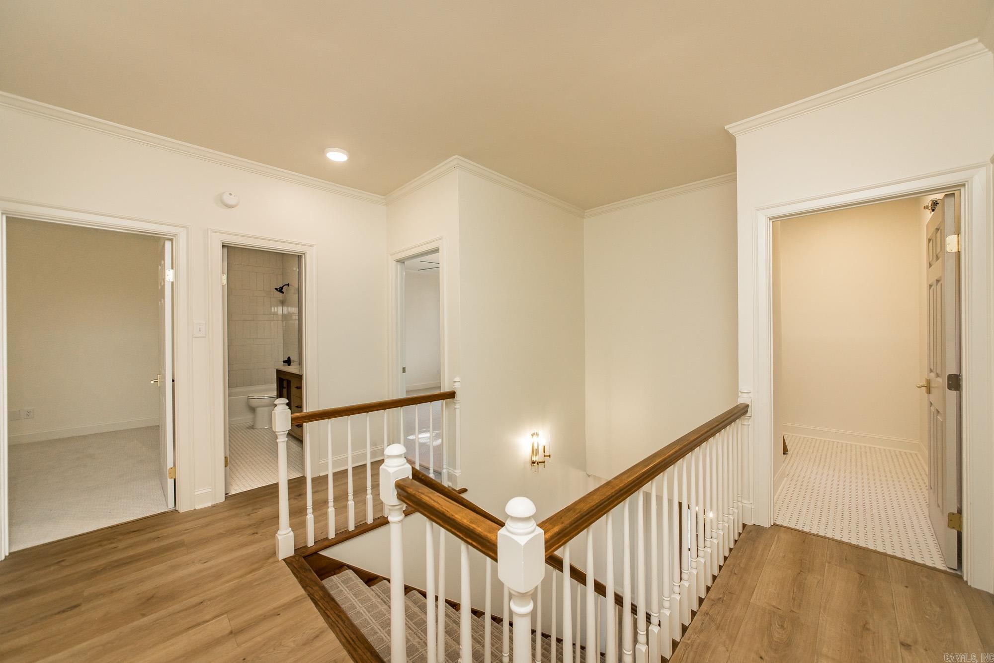 COUNTRY CLUB VILLAS - Residential