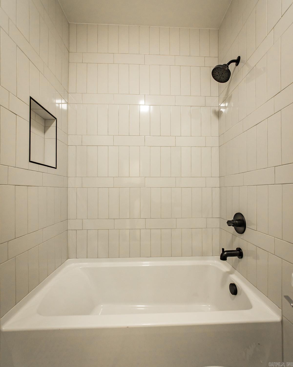 COUNTRY CLUB VILLAS - Residential