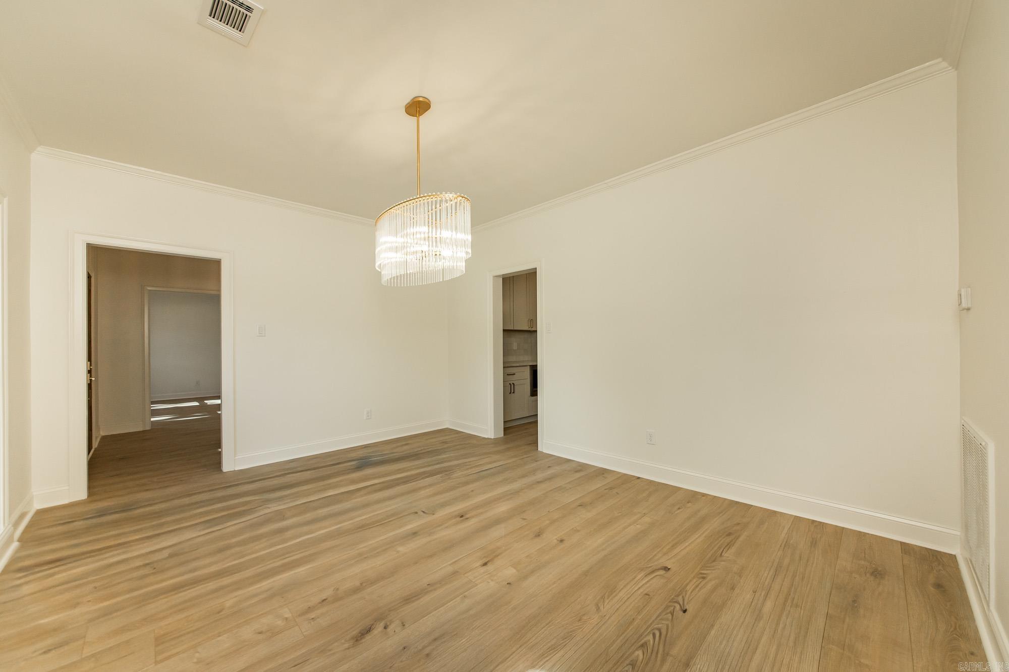 COUNTRY CLUB VILLAS - Residential