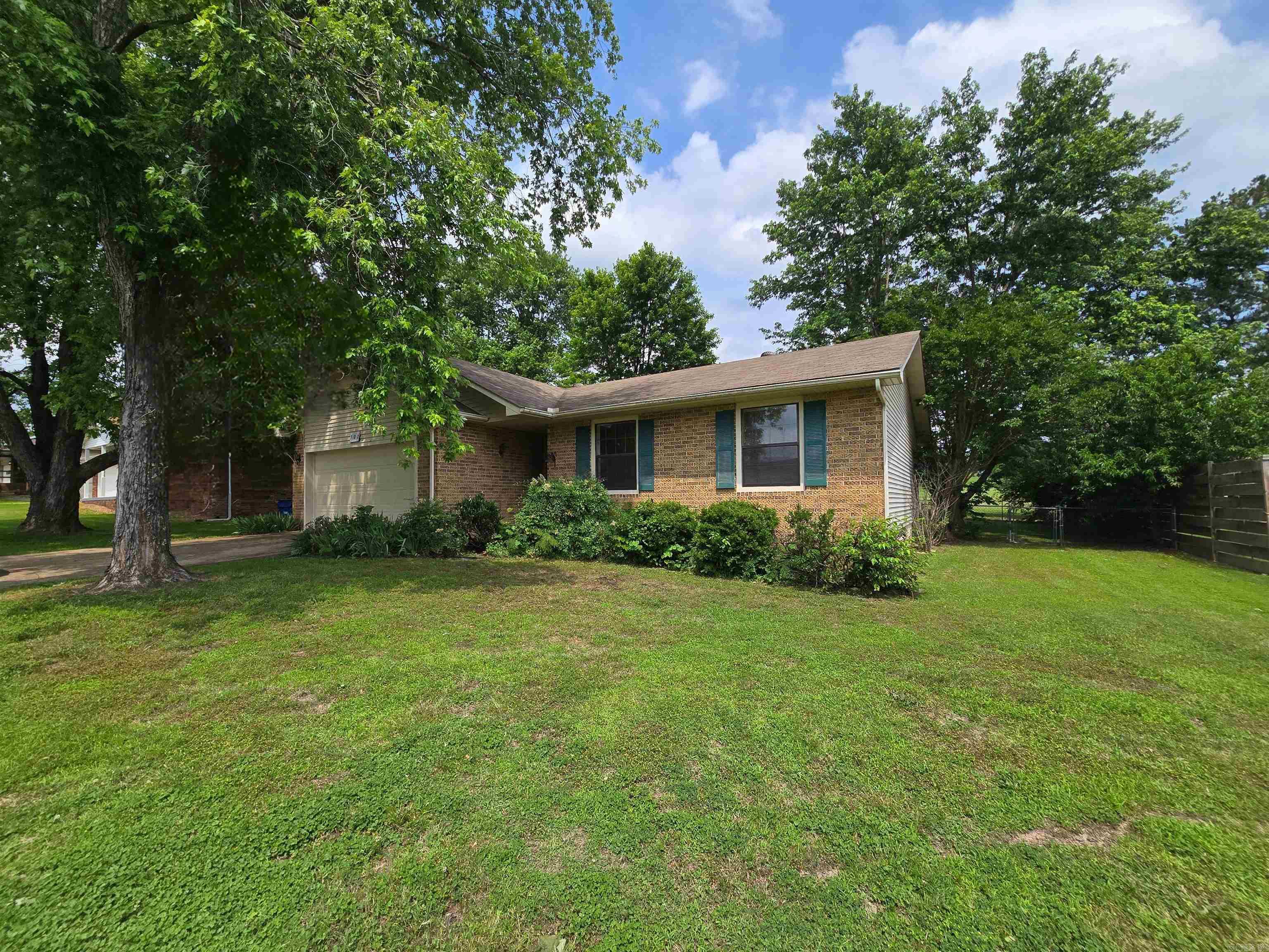 Low maintenance brick home. 3 bed/2 bath. Fresh paint, new laminate floors, granite counter tops and stainless appliances convey. Primary has en-suite bath with walk-in closet. fireplace in family room with blower. Big garage and large fenced in backyard, backing to Church common ground. Sits on dead-end street. Newer roof and heat pump. New hot water tank. $234,500