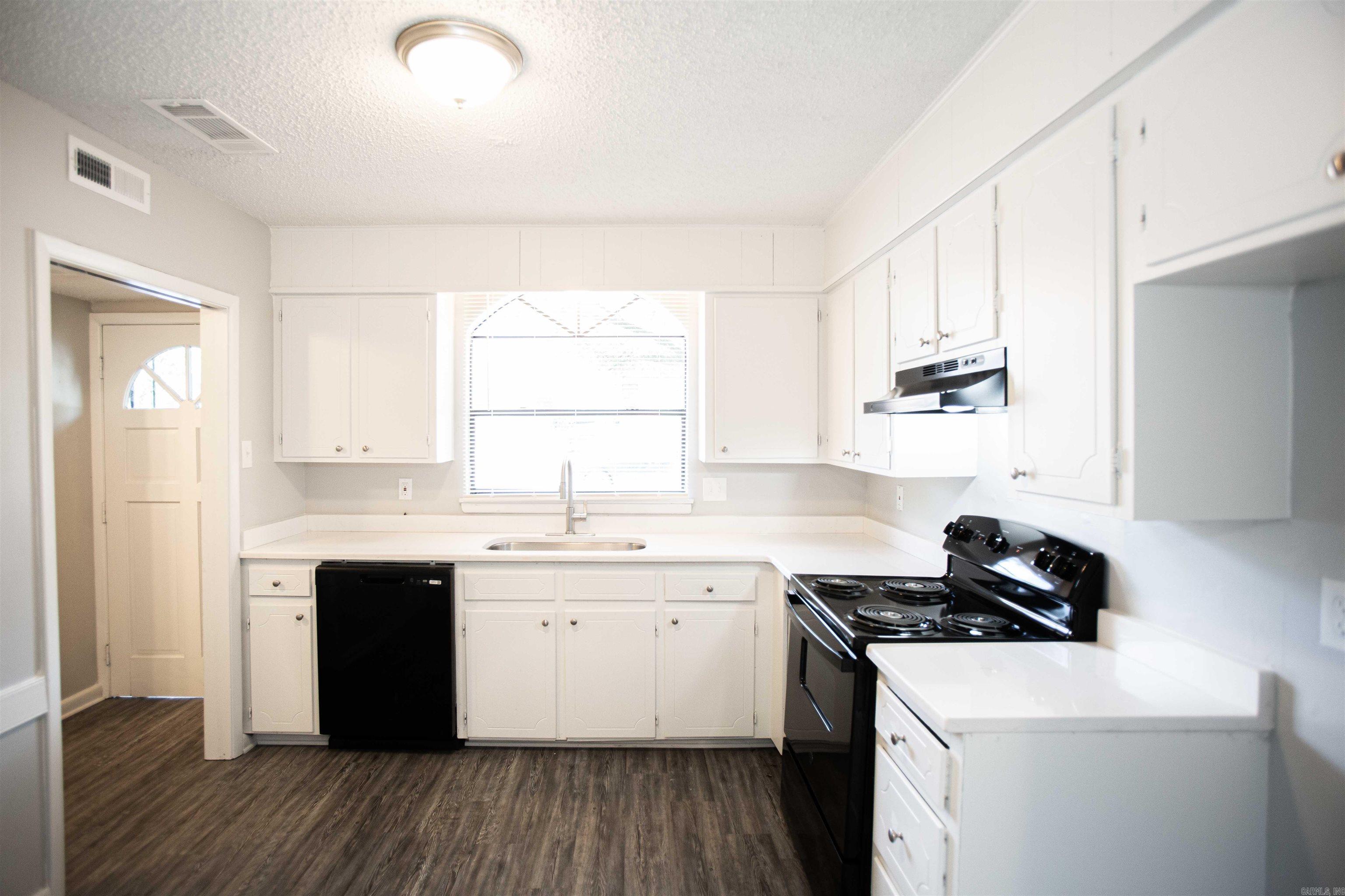 PIKE PLAZA HEIGHTS - Residential