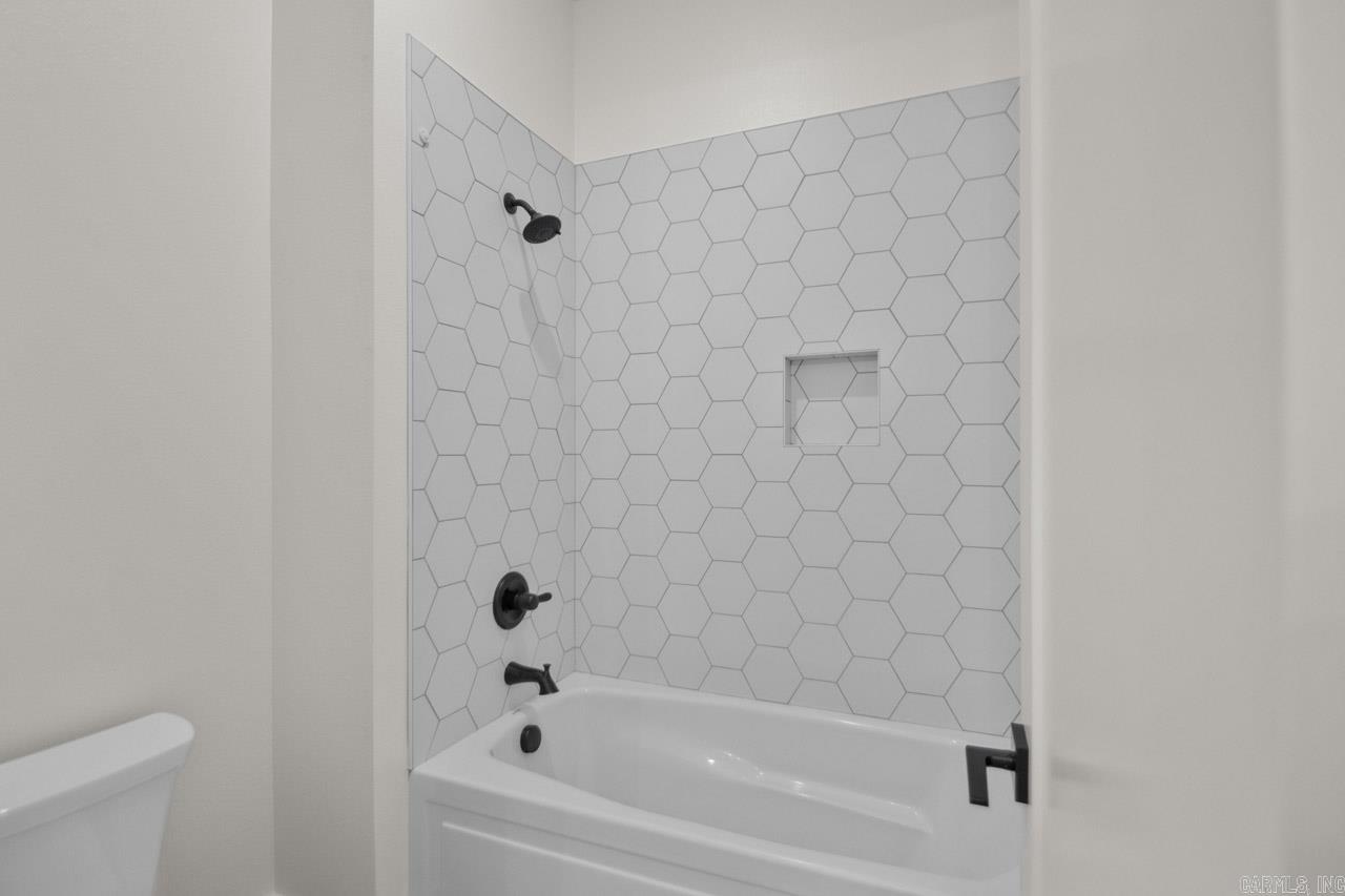 CHENAL VALLEY "FALSTONE COURT" - Residential