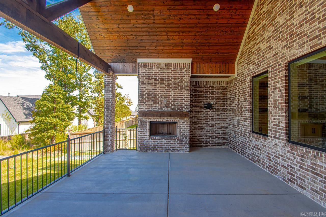 CHENAL VALLEY "FALSTONE COURT" - Residential