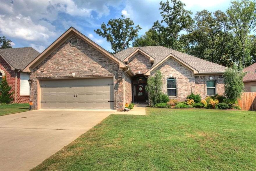 Immaculate home - LIKE NEW!  Very open floor plan, 3 or 4 bedrooms, neutral colors, stainless steel appliances, granite counters, eat-in kitchen and breakfast bar.  The home also features separate laundry room with many cabinets and a sink.  The master is over sized with walk-in shower, jacuzzi tub, double vanity sinks and a huge walk-in closet.  The back yard is private, fenced and has covered patio/deck. A must see - call today!!