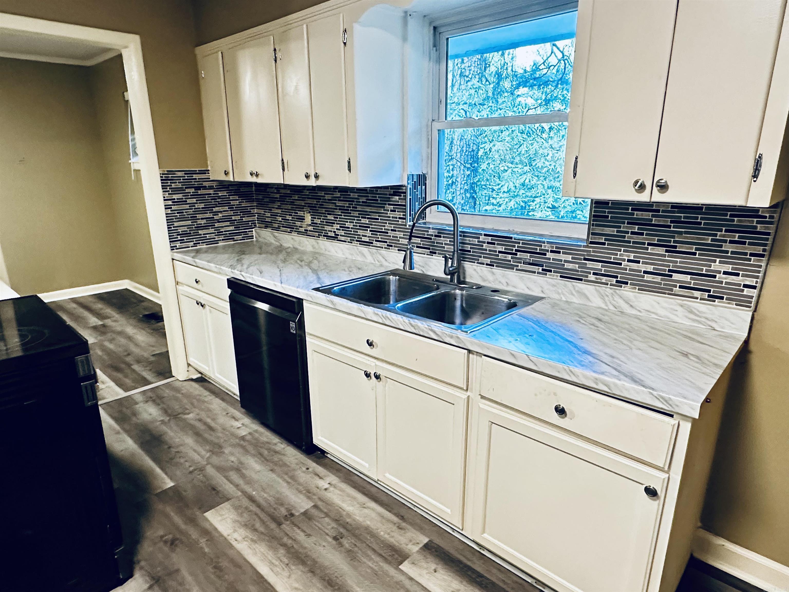 BROADMOOR ADDN - Residential