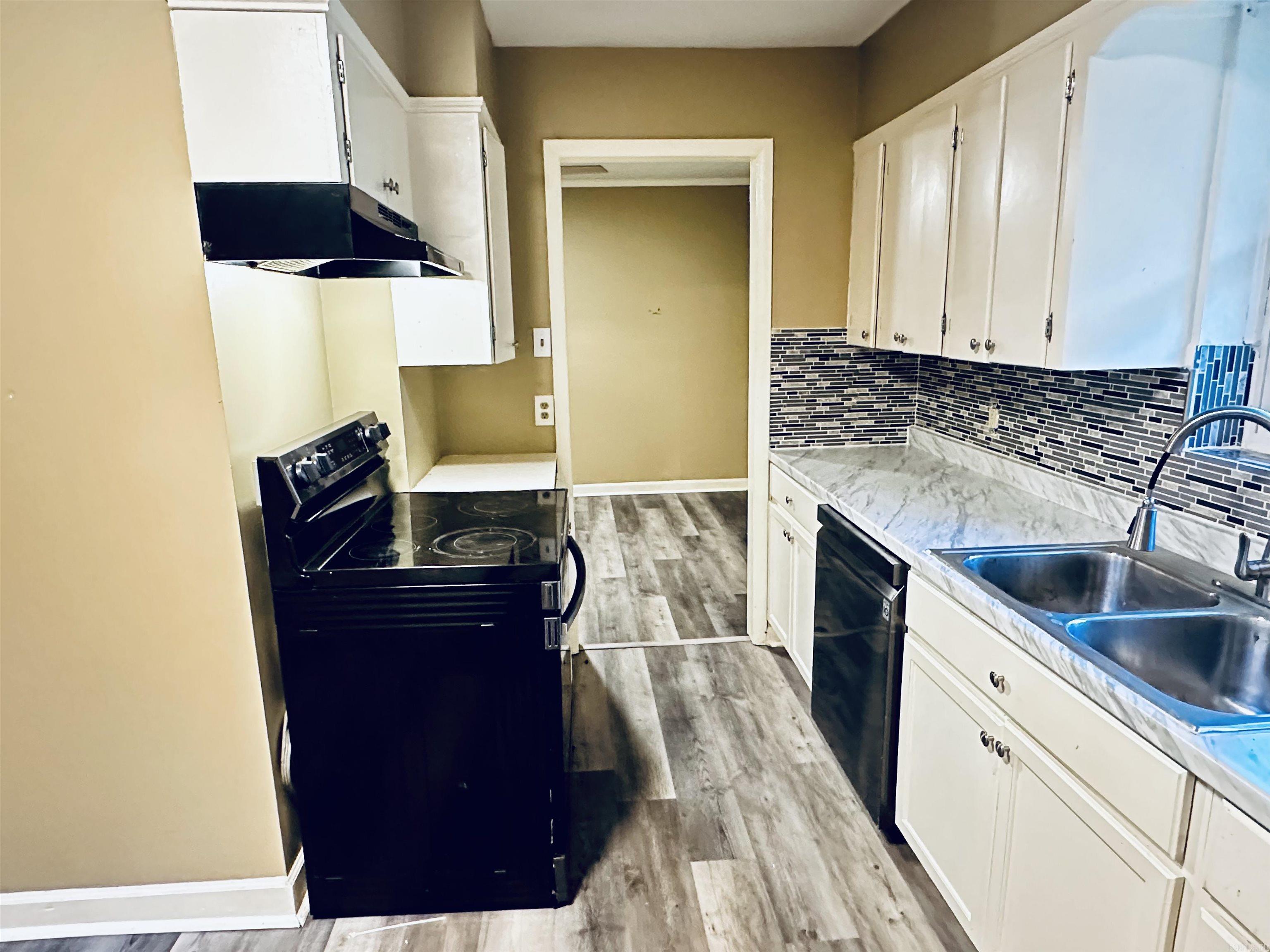 BROADMOOR ADDN - Residential