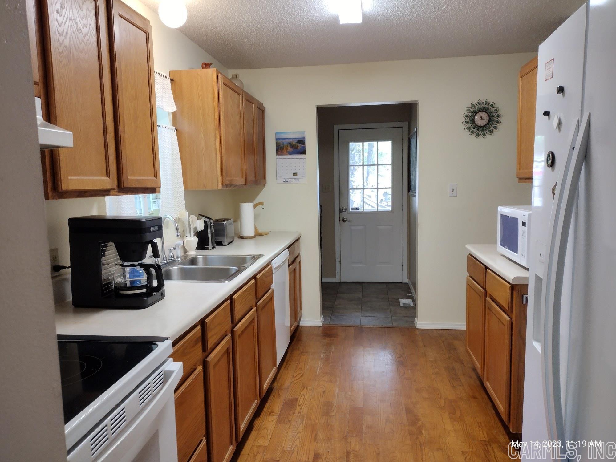 JAY DEE LEE - Residential