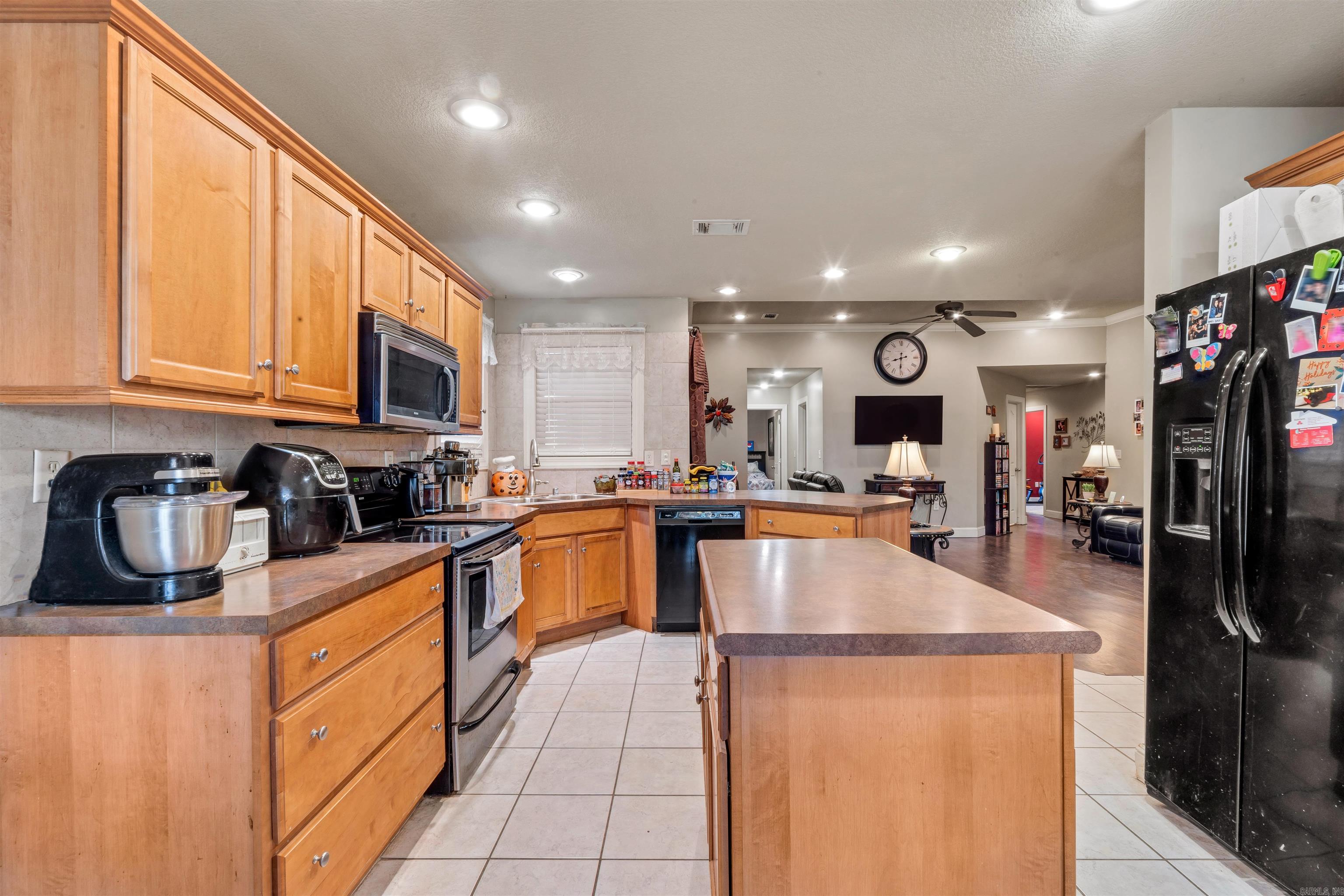 BOSTON PROPER SUB - Residential