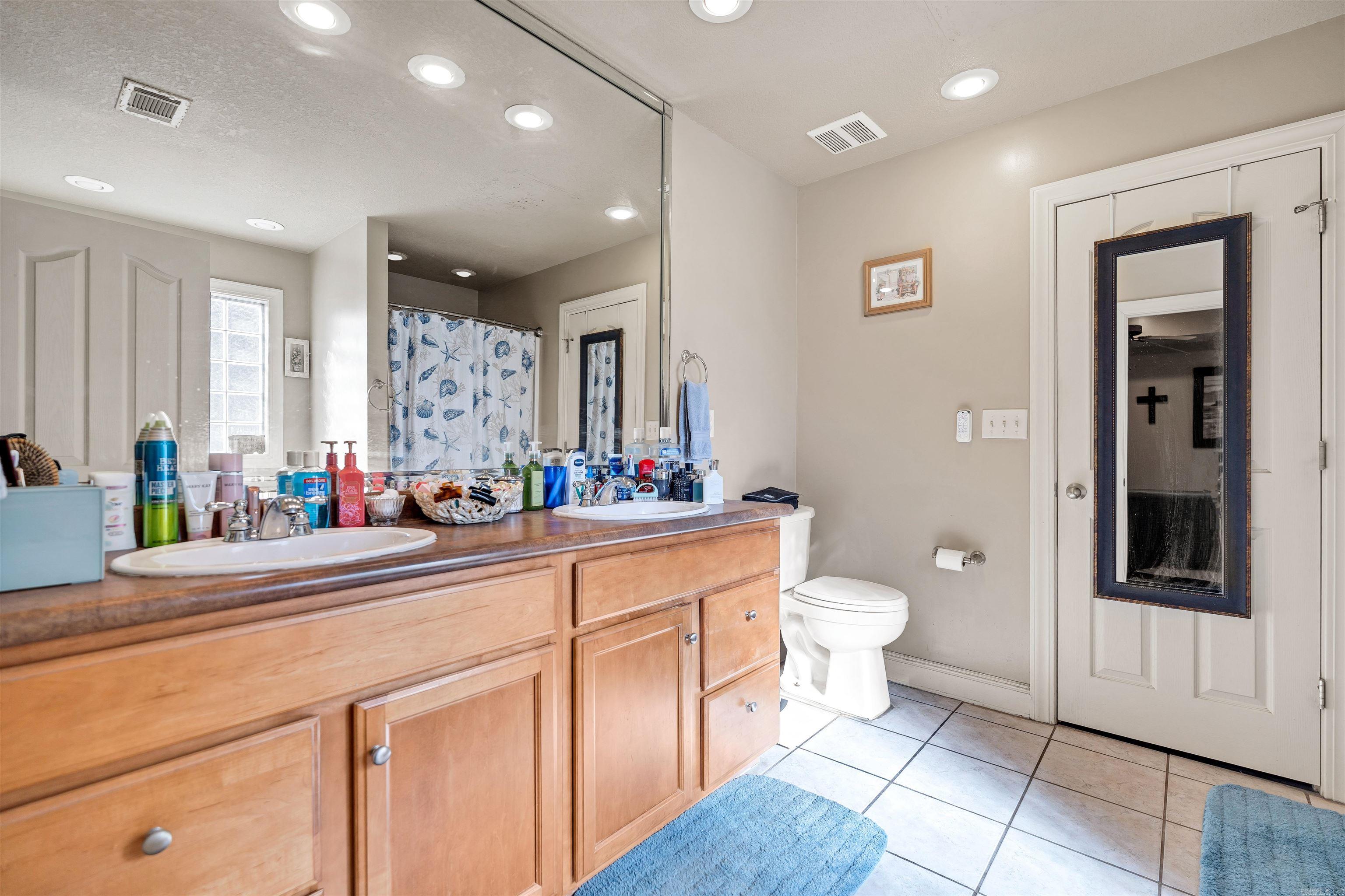 BOSTON PROPER SUB - Residential