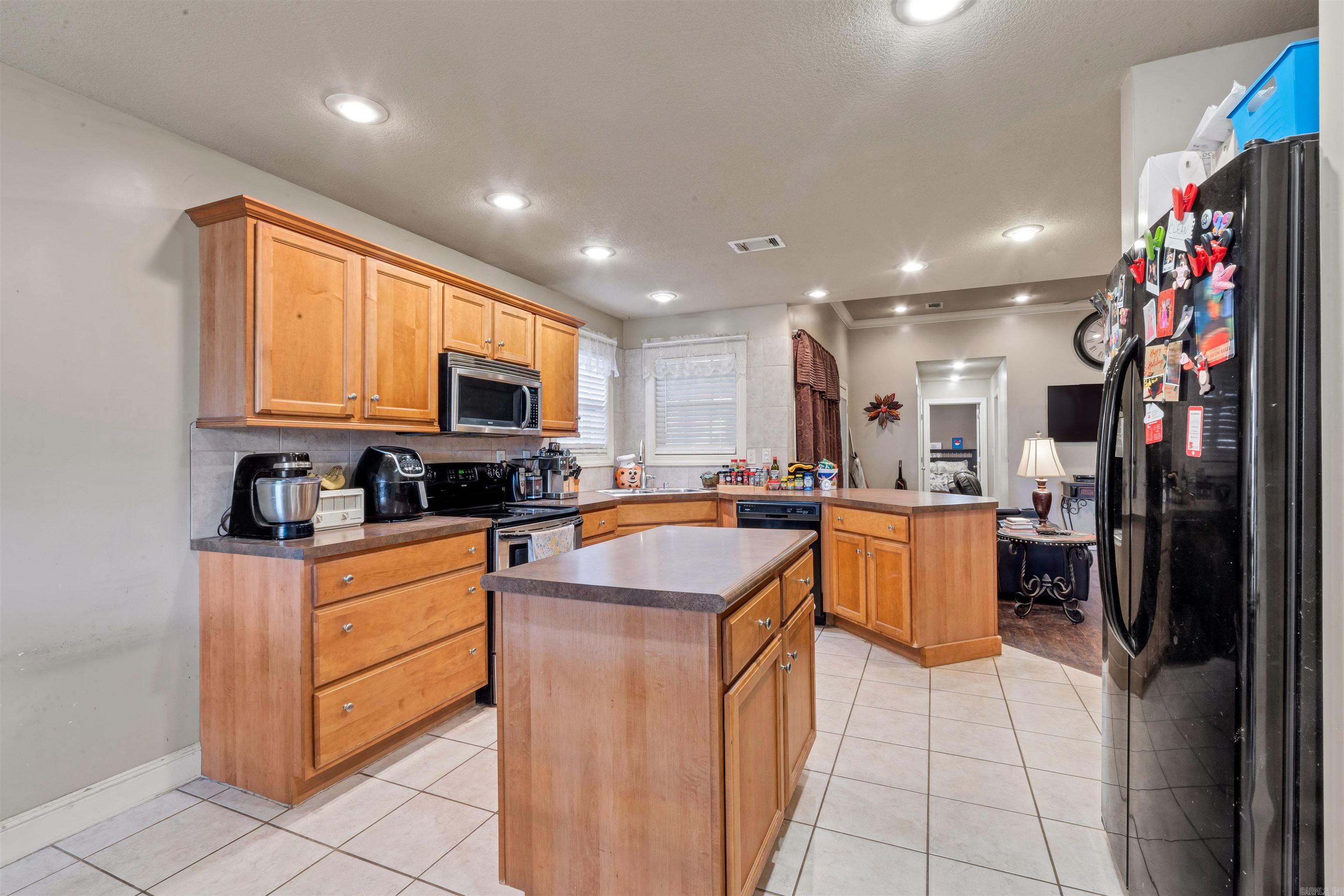 BOSTON PROPER SUB - Residential