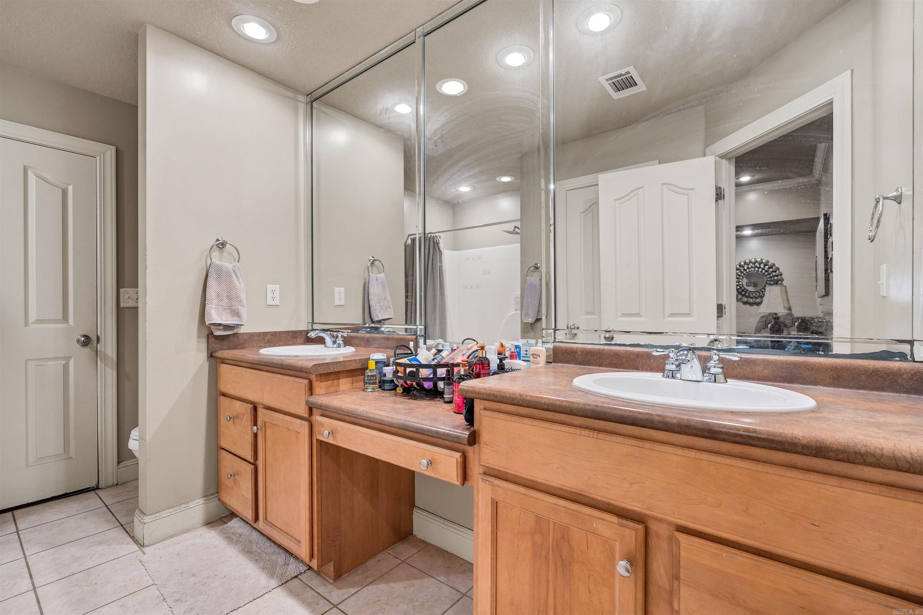BOSTON PROPER SUB - Residential