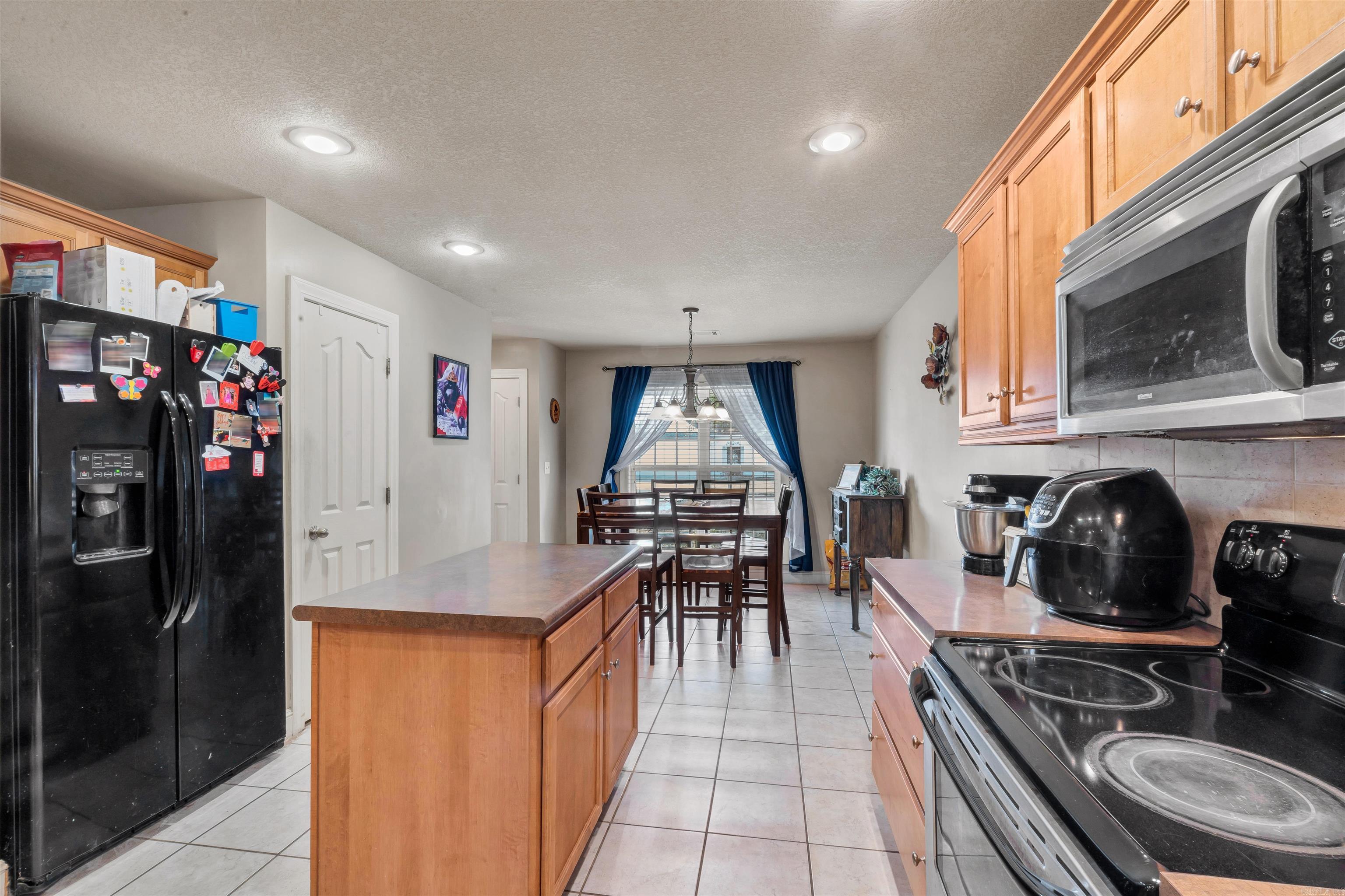BOSTON PROPER SUB - Residential