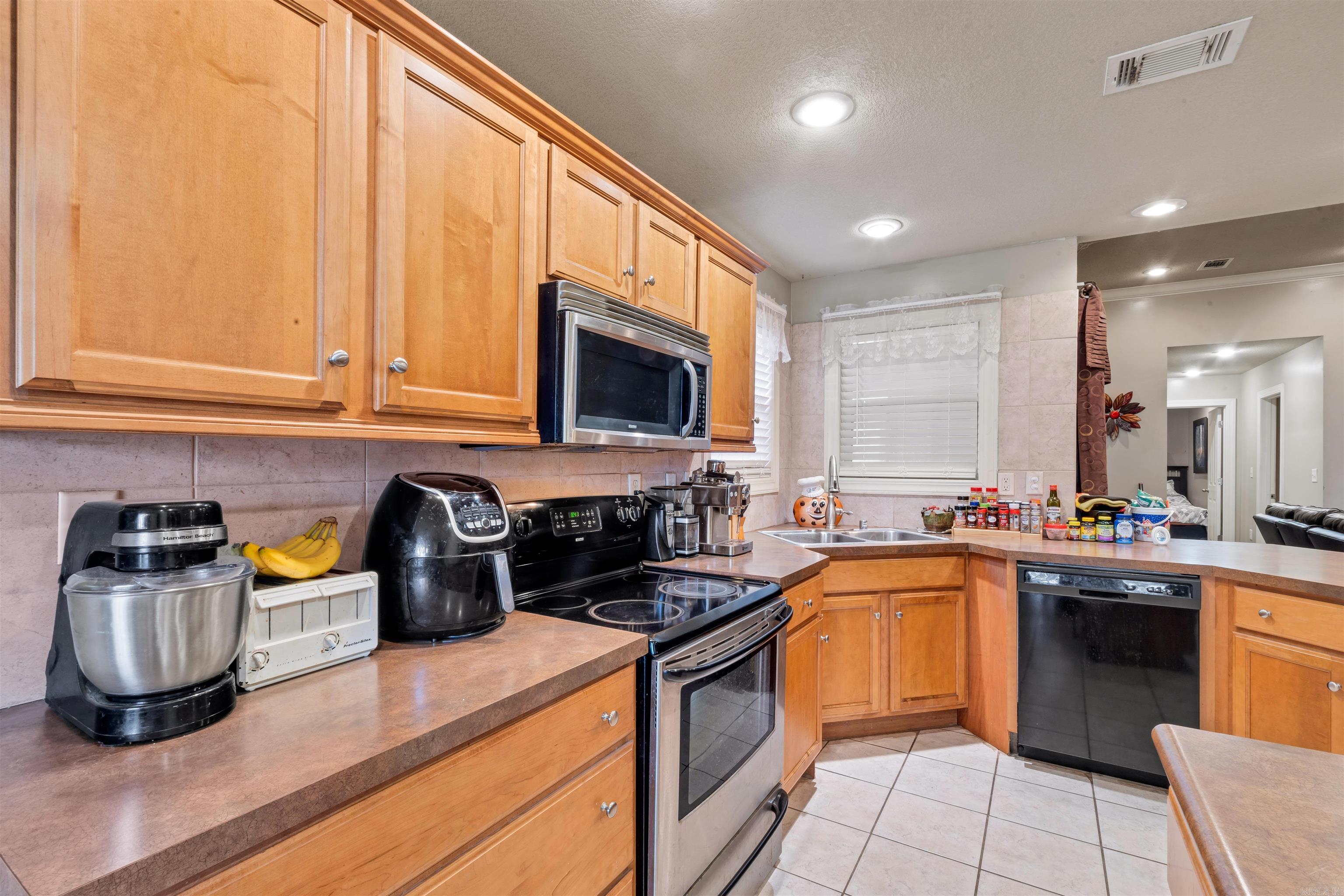 BOSTON PROPER SUB - Residential