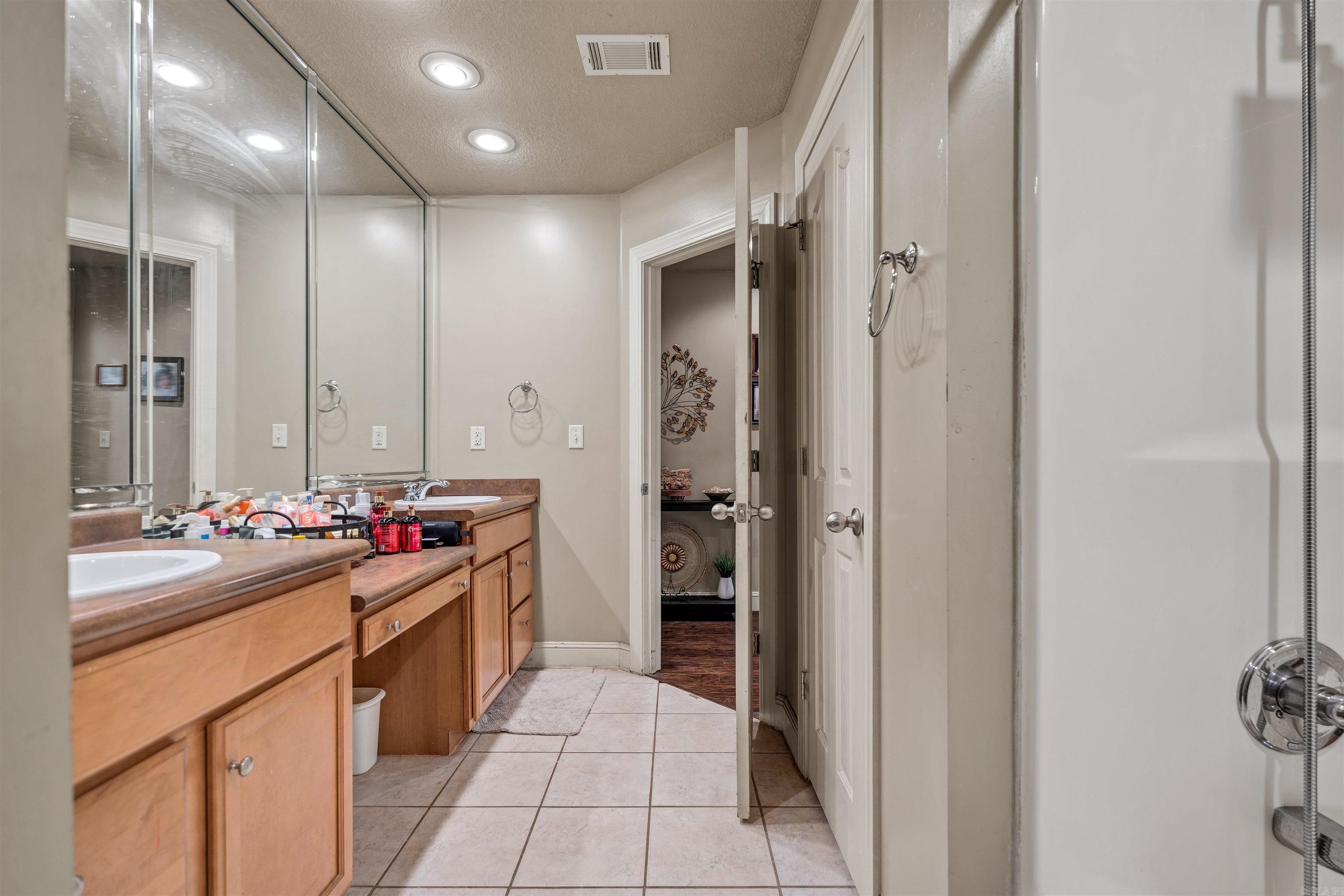 BOSTON PROPER SUB - Residential