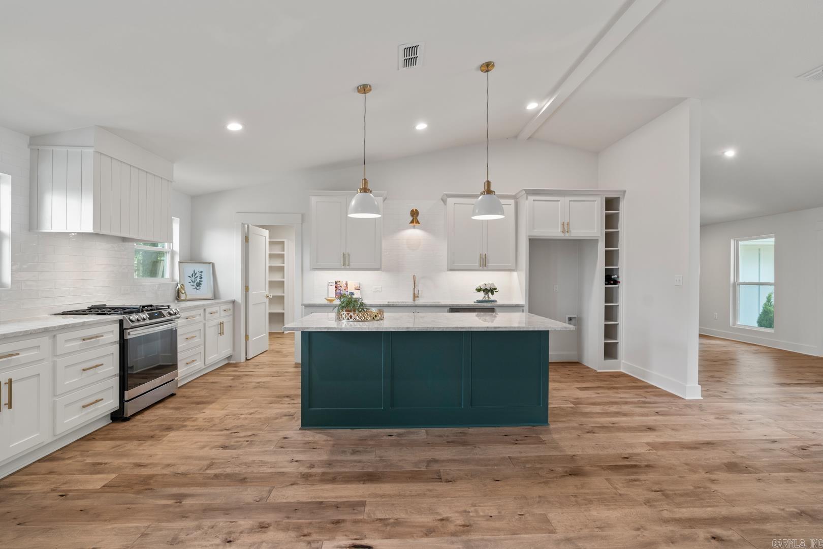 KINGWOOD PLACE - Residential
