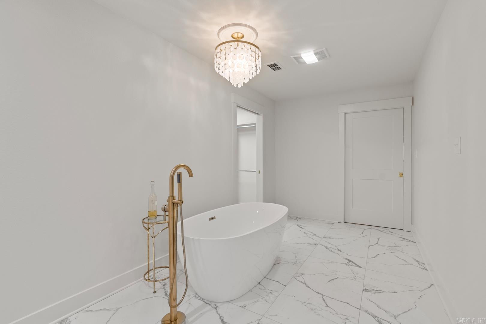 KINGWOOD PLACE - Residential