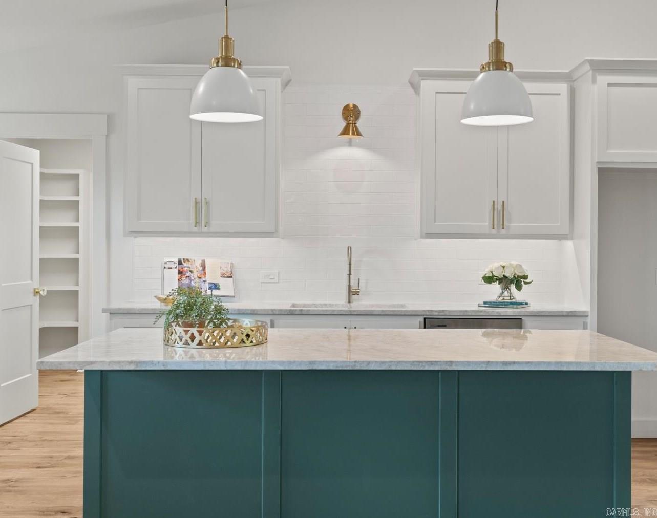 KINGWOOD PLACE - Residential