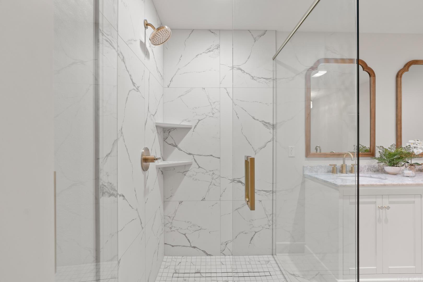 KINGWOOD PLACE - Residential