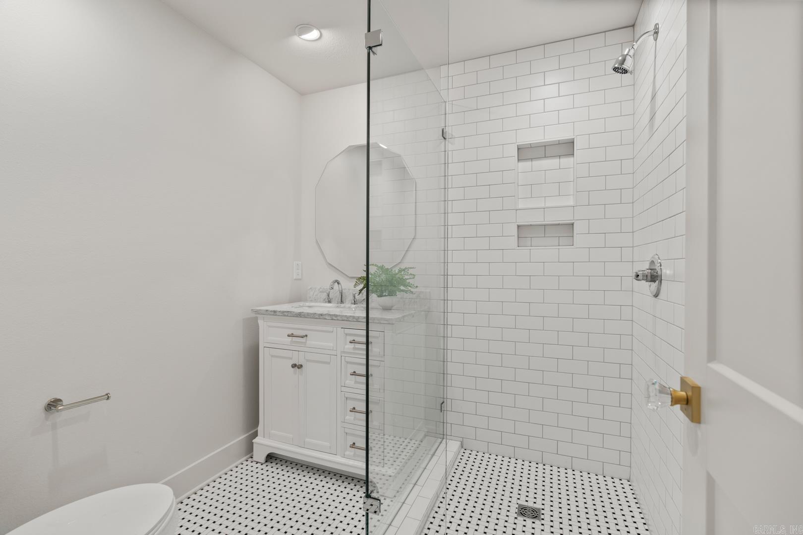 KINGWOOD PLACE - Residential