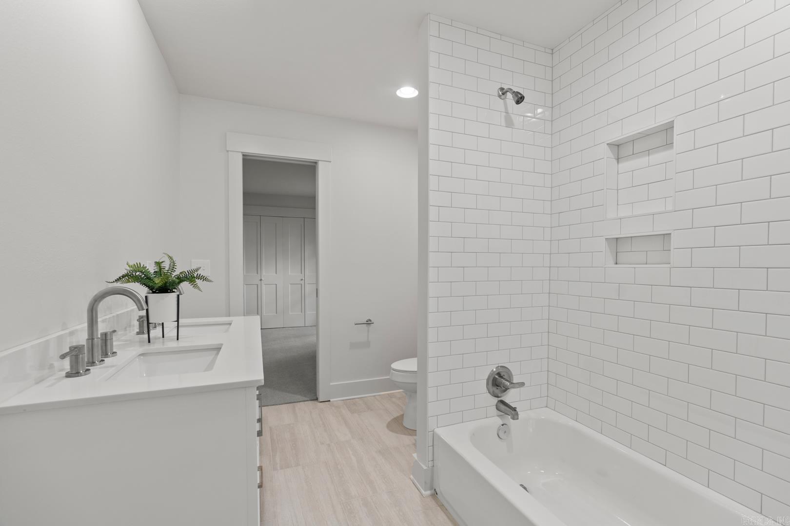 KINGWOOD PLACE - Residential