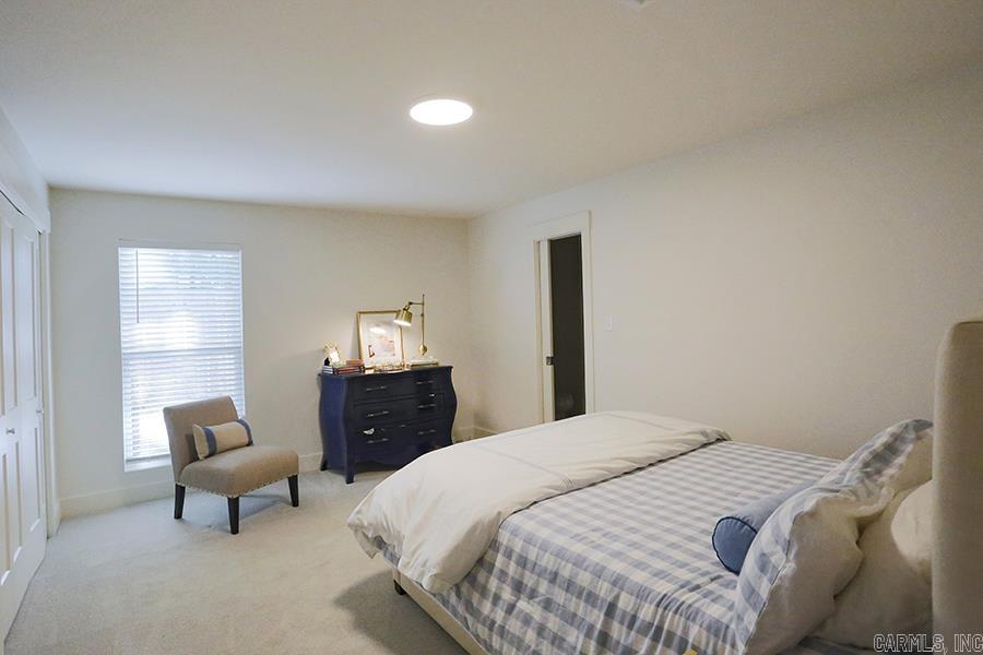 KINGWOOD PLACE - Residential