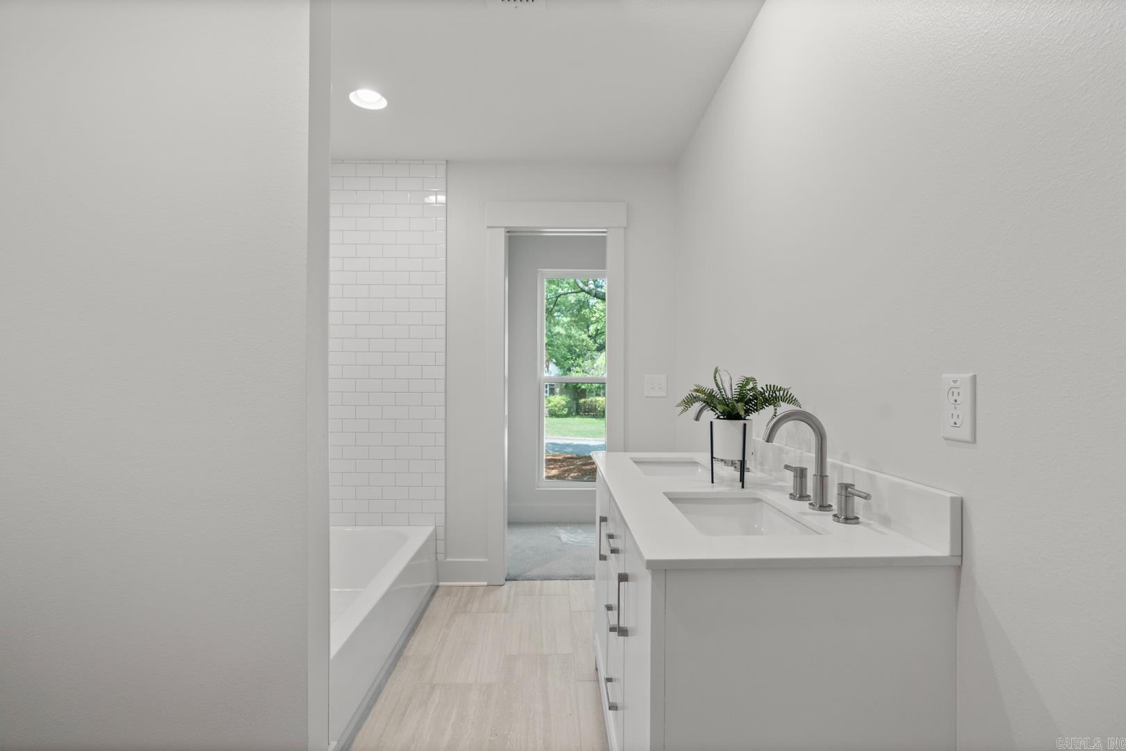 KINGWOOD PLACE - Residential