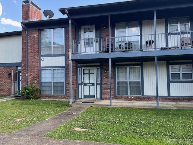 CHARMING 2 BEDROOM 2 BATH WALK-IN LEVEL CONDO, PERFECTLY LOCATED! WITHIN WALKING DISTANCE TO OAKLAWN RACING CASINO RESORT. DISCOVER THIS SPACIOUS UNIT WITH EASY ACCESS. FEATURING A VERSATILE DEN IDEAL FOR A HOME OFFICE, LARGE KITCHEN WITH LOTS OF CABINETS AND STORAGE SPACE, UPDATED WALK-IN TILE SHOWER, THIS HOME OFFERS COMFORT AND CONVENIENCE. COVERED PARKING, RENTALS ALLOWED WITH A MINIMUM OF 6 MONTHS, PERFECT FOR YOUR ENJOYMENT FOR FULL TIME LIVING OR A WEEKEND GETAWAY. THIS MOVE-IN-READY CONDO COMBINES COMFORT, STYLE, AND AN UNBEATABLE LOCATION. DON'T MISS OUT.