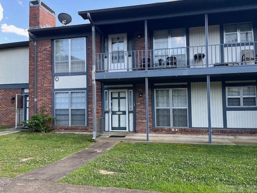 CHARMING 2 BEDROOM 2 BATH WALK-IN LEVEL CONDO, PERFECTLY LOCATED! WITHIN WALKING DISTANCE TO OAKLAWN RACING CASINO RESORT. DISCOVER THIS SPACIOUS UNIT WITH EASY ACCESS. FEATURING A VERSATILE DEN IDEAL FOR A HOME OFFICE, LARGE KITCHEN WITH LOTS OF CABINETS AND STORAGE SPACE,  UPDATED WALK-IN TILE SHOWER, THIS HOME OFFERS COMFORT AND CONVENIENCE. COVERED PARKING, RENTALS ALLOWED WITH A MINIMUM OF 6 MONTHS, PERFECT FOR YOUR ENJOYMENT FOR FULL TIME LIVING OR A WEEKEND GETAWAY. THIS MOVE-IN-READY CONDO COMBINES COMFORT, STYLE, AND AN UNBEATABLE LOCATION. DON'T MISS OUT.