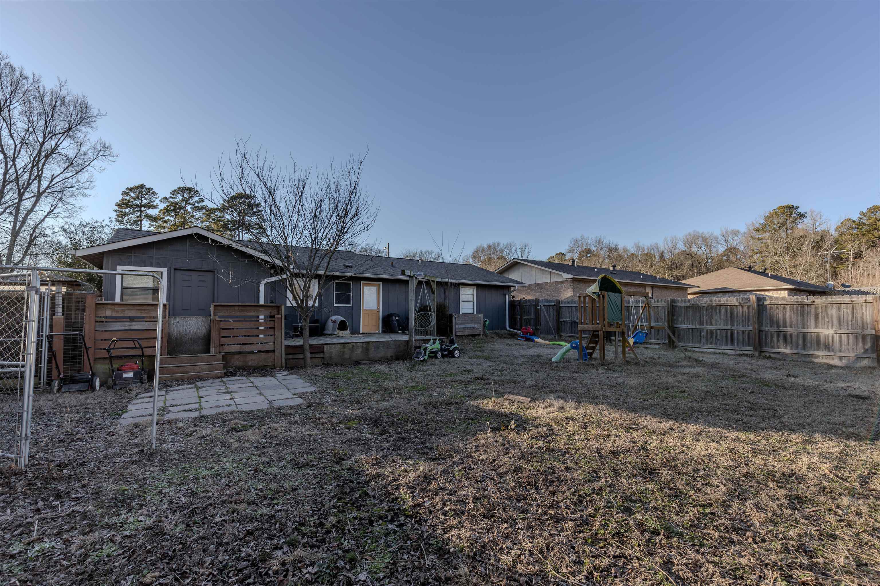 EZELL & YOUNG - Residential