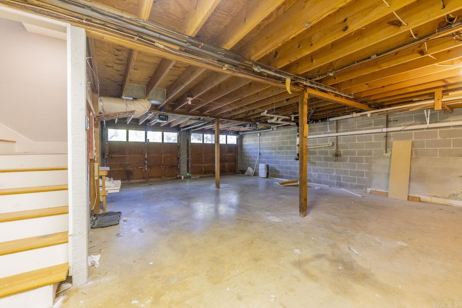 BLOOMFIELD HILLS - Residential