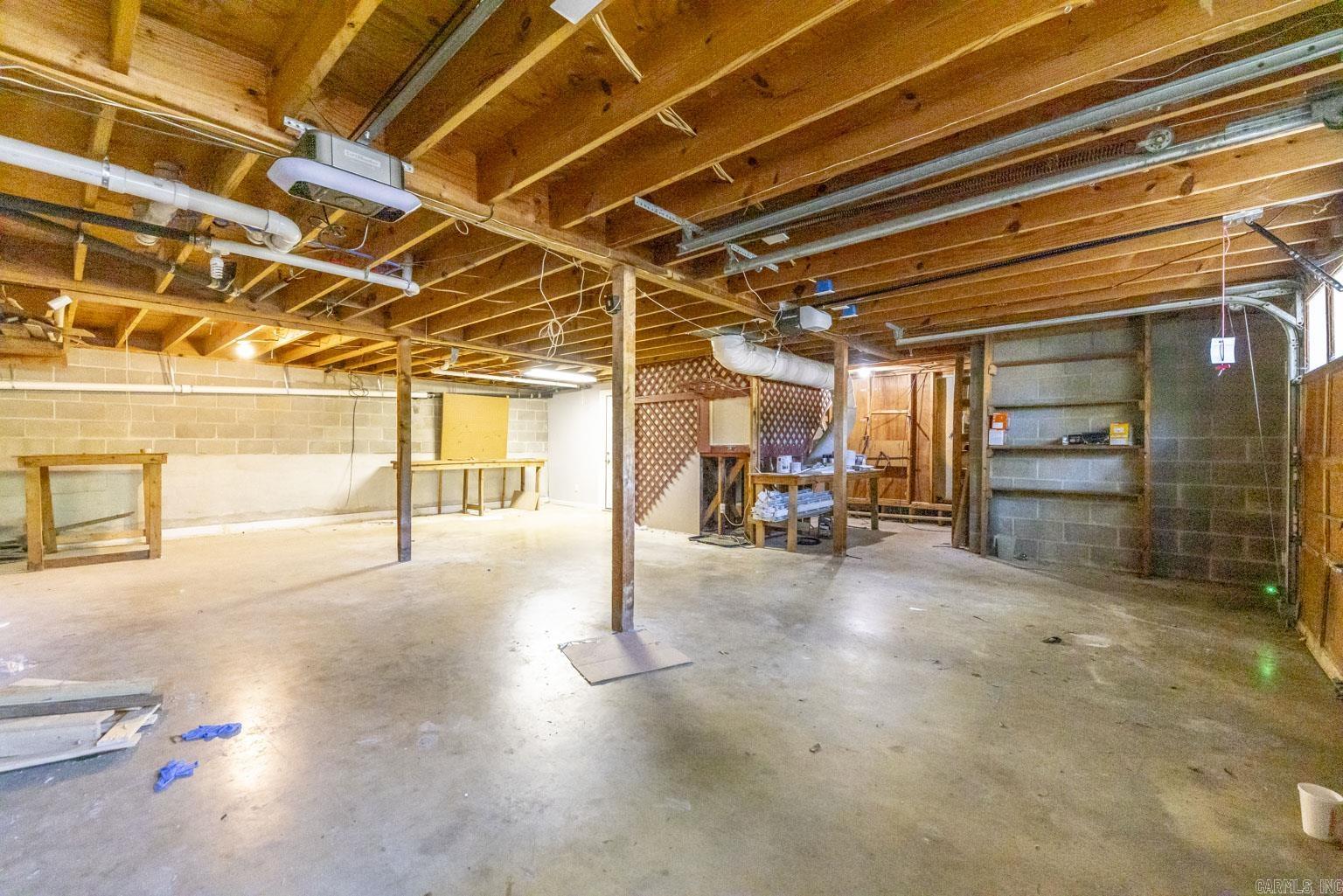 BLOOMFIELD HILLS - Residential