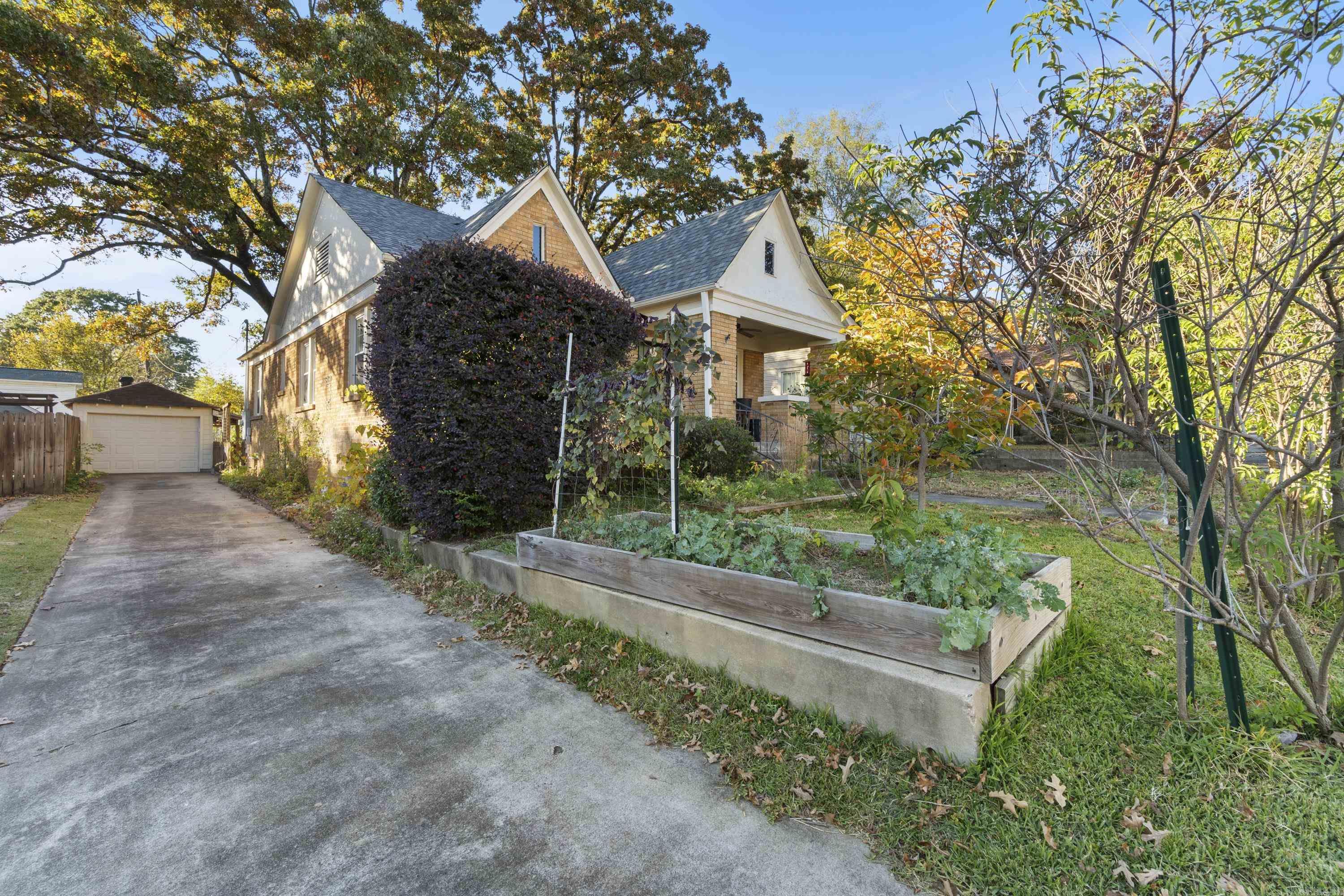 BEACHES - Residential