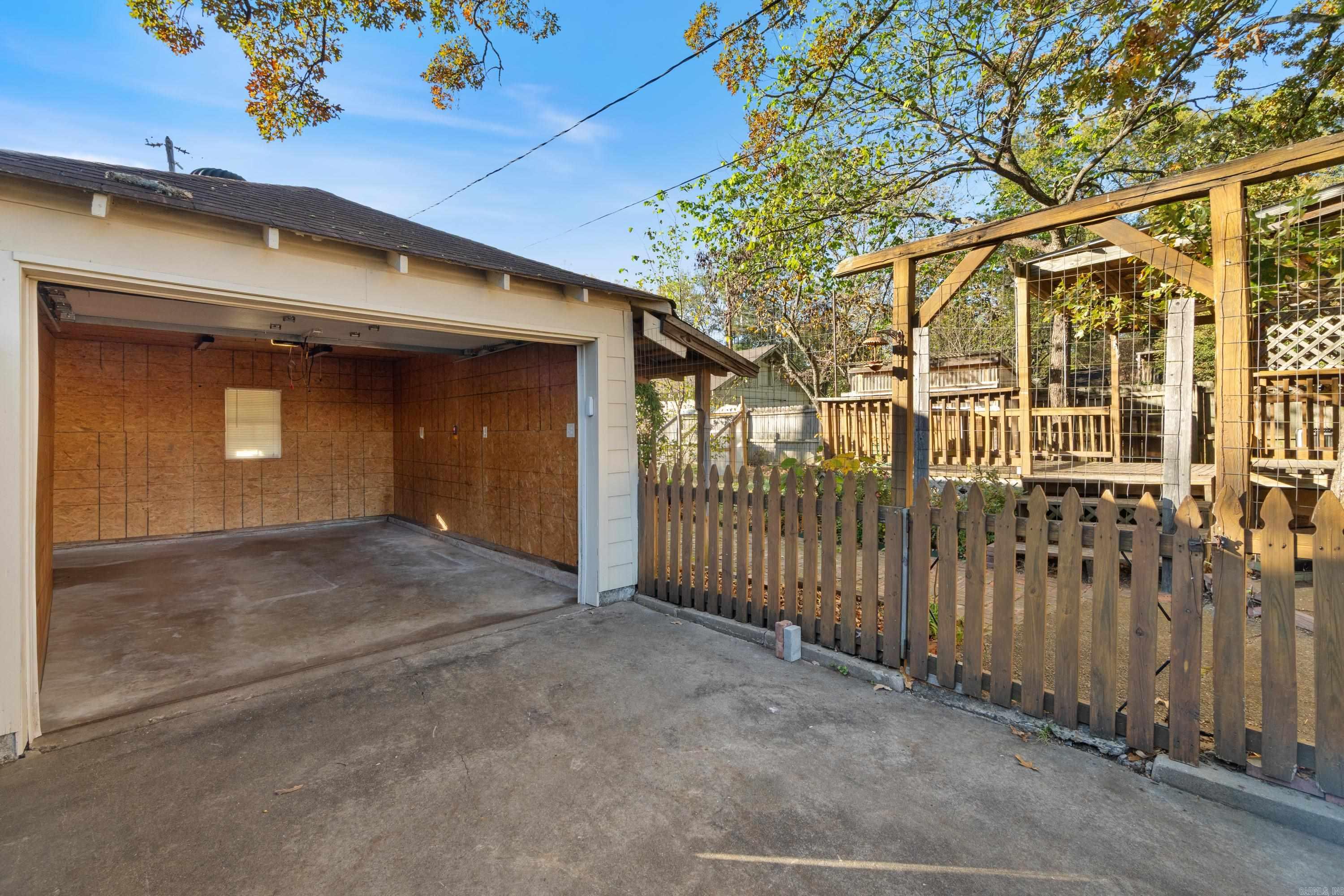 BEACHES - Residential