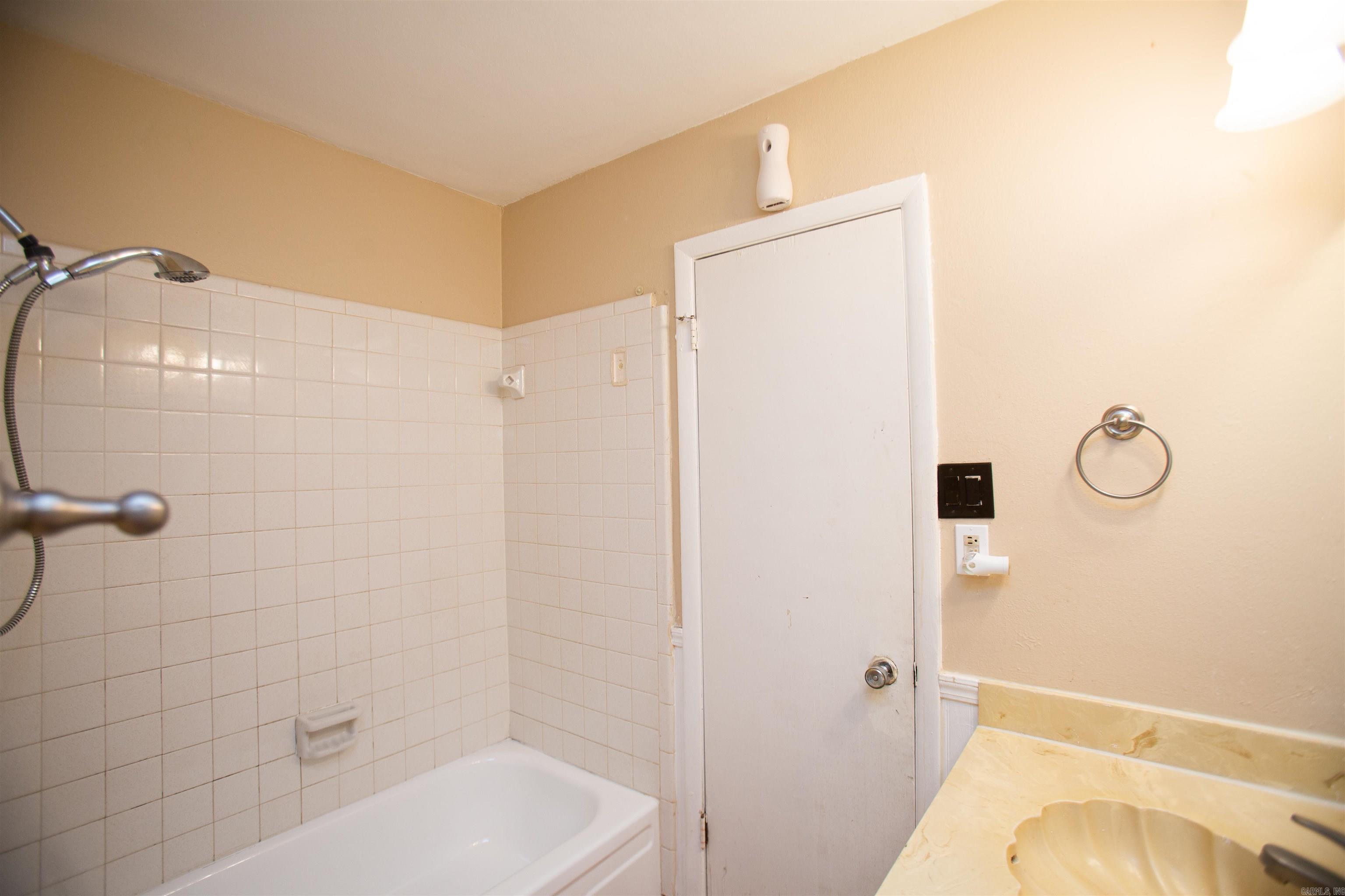 Oak Park - Residential Lease