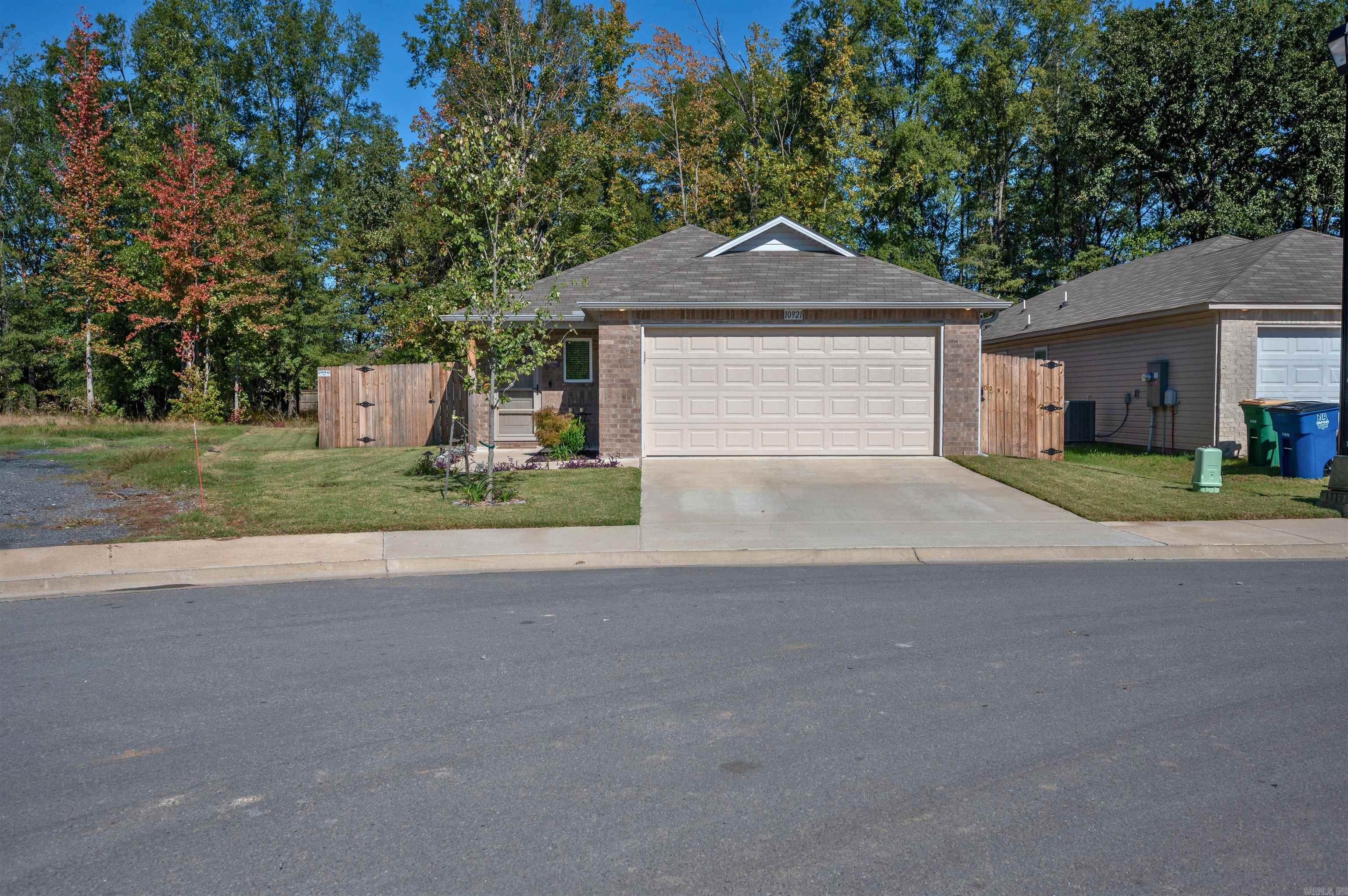 COUNTRY CLUB OF ARK THE - Residential