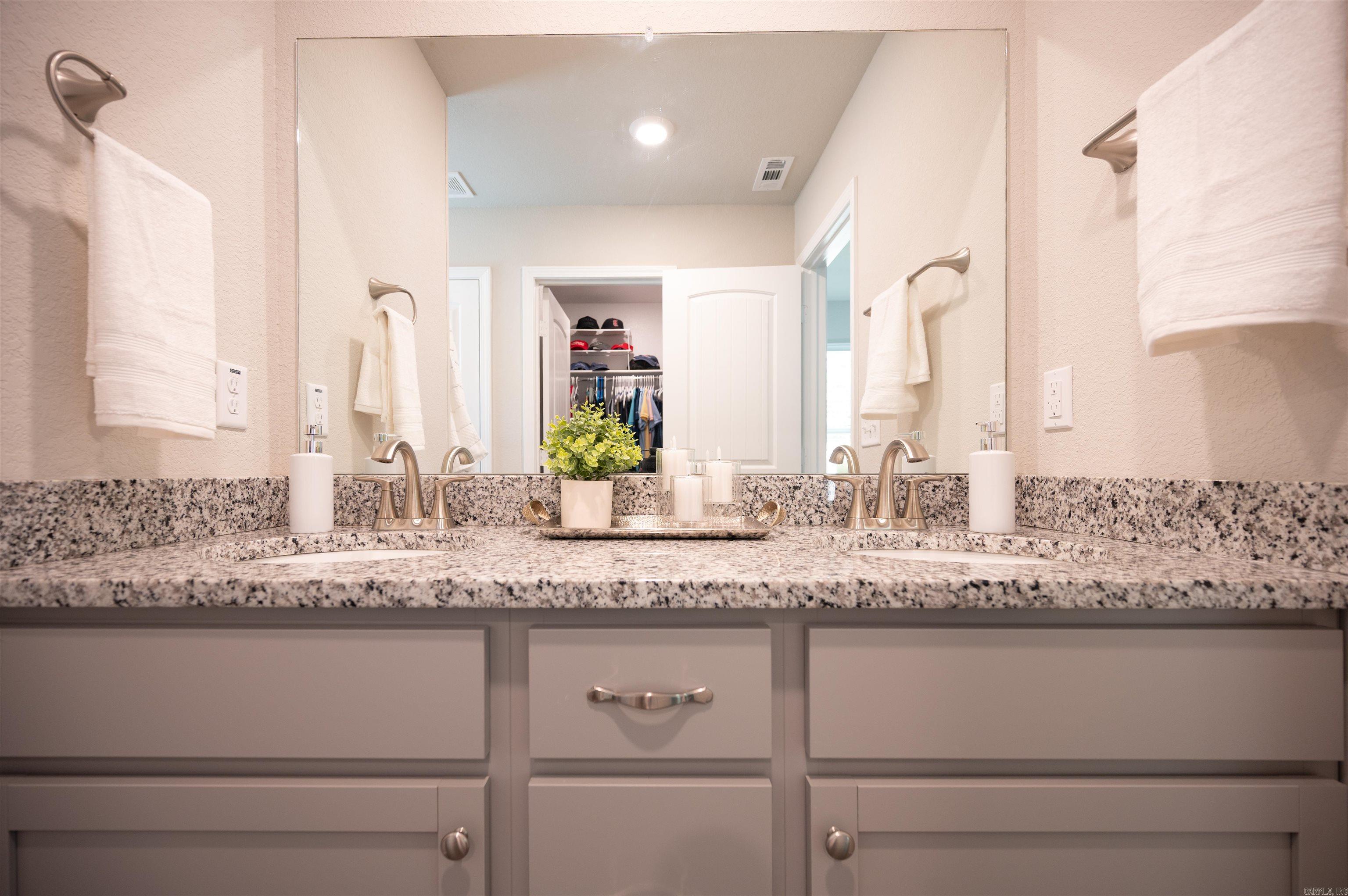 COUNTRY CLUB OF ARK THE - Residential