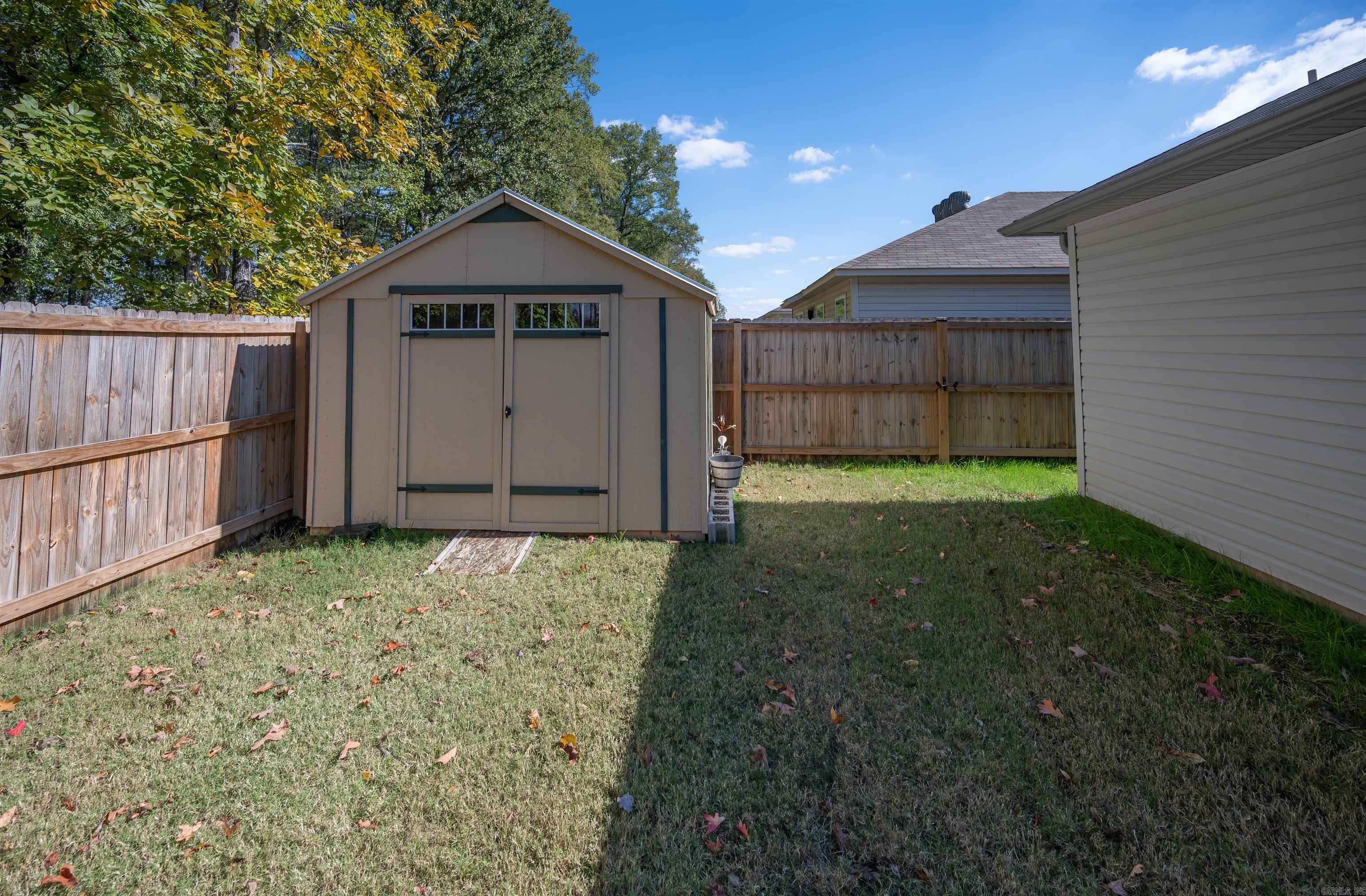 COUNTRY CLUB OF ARK THE - Residential