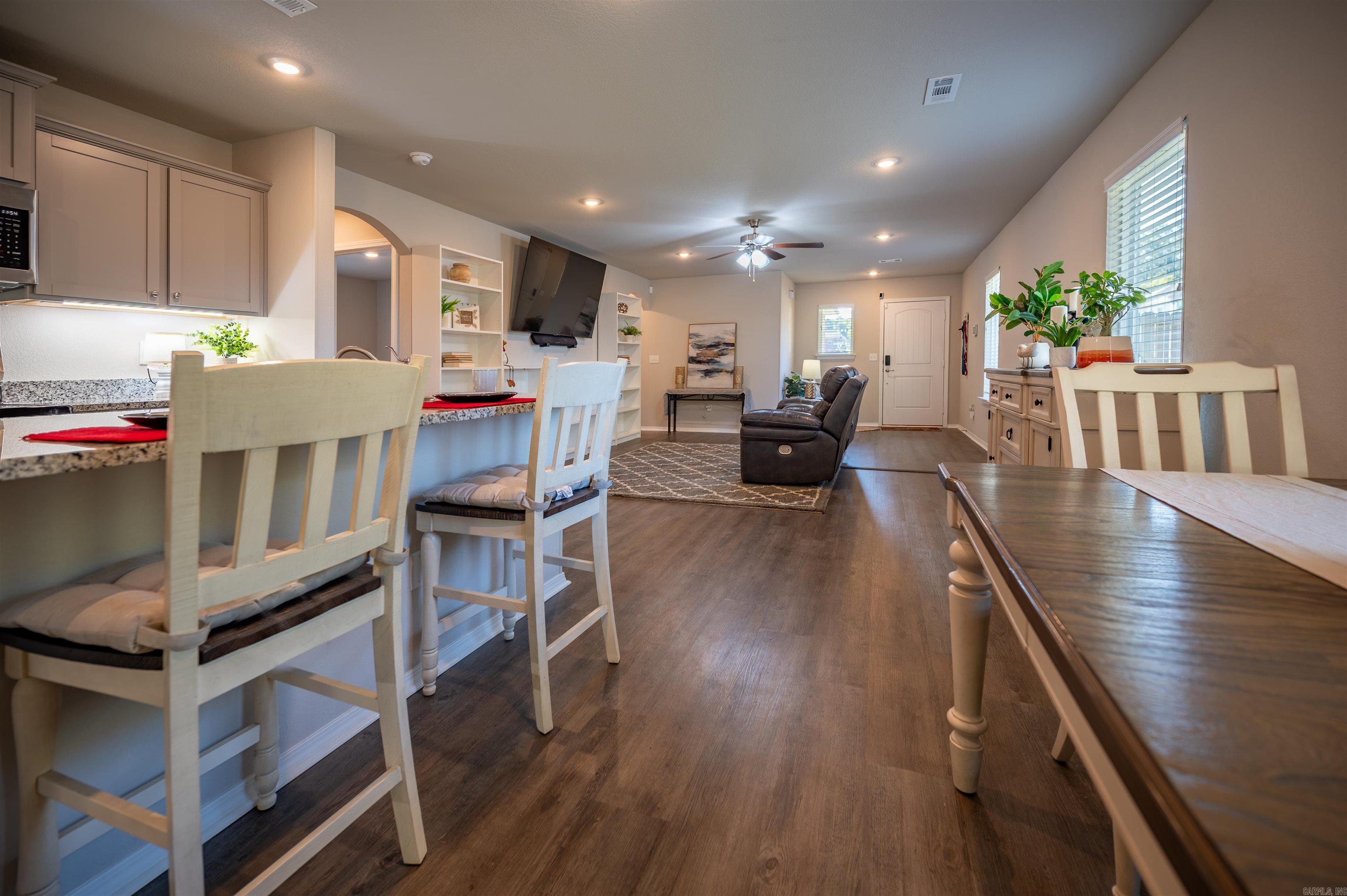 COUNTRY CLUB OF ARK THE - Residential