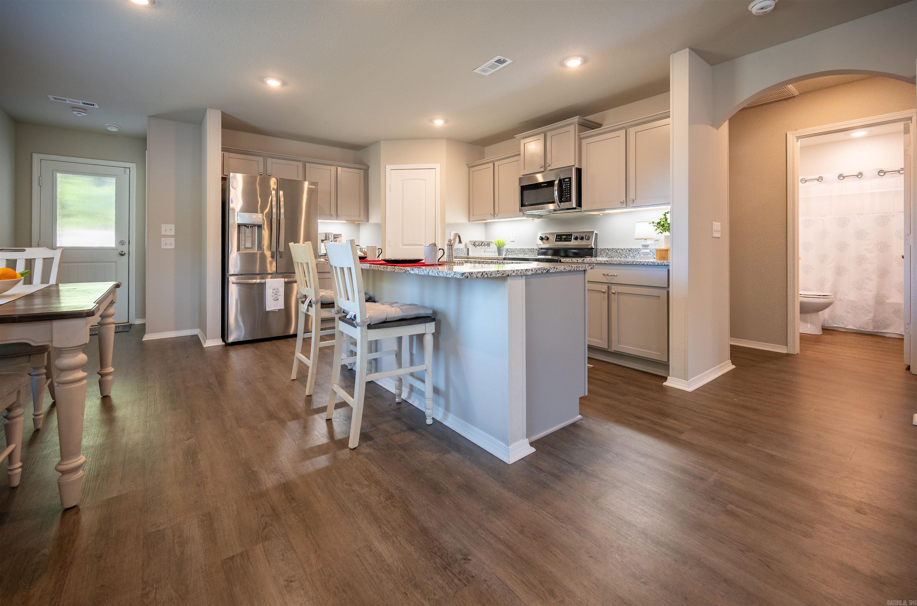 COUNTRY CLUB OF ARK THE - Residential