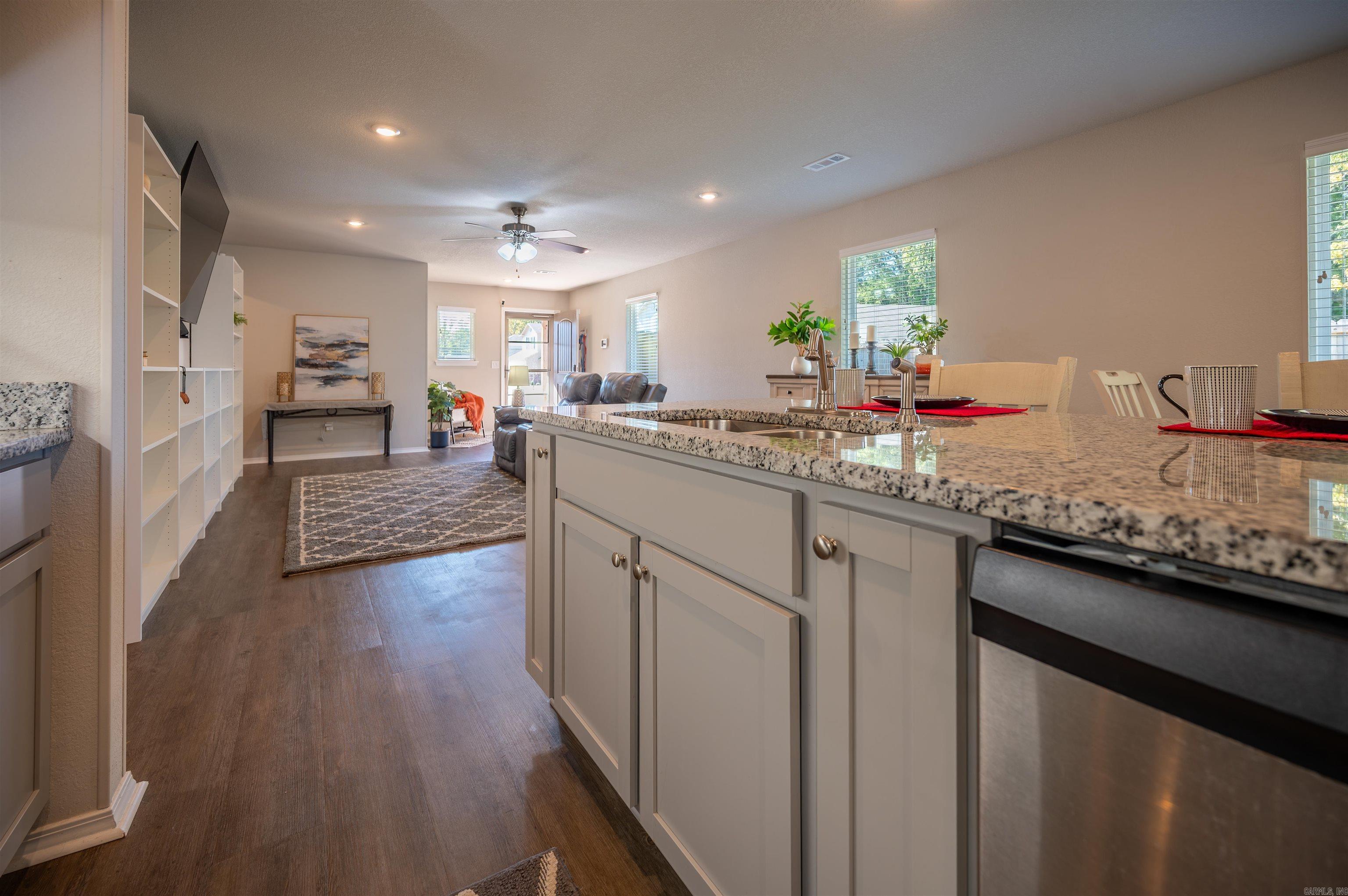 COUNTRY CLUB OF ARK THE - Residential