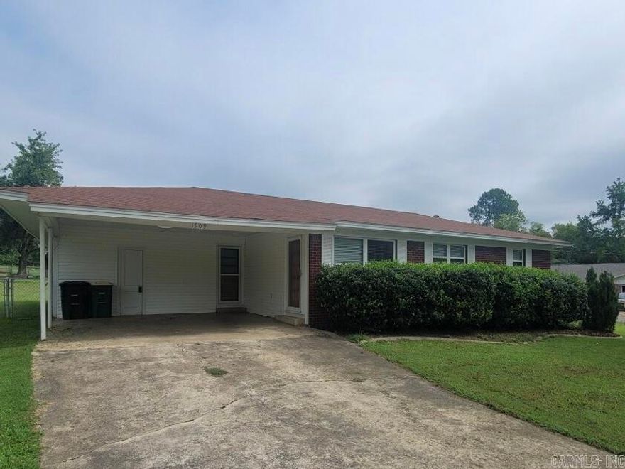 Very well maintained ready to move in house in quiet neighborhood.  Windows flooring and paint in 2018.  New HVAC 2022.  House sits on a large lot with an extra shop/storage facility.  Yard is also fully fenced.