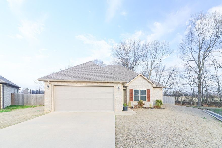 This charming 3-bedroom, 2-bath home built in 2021 in the desirable East Hills neighborhood offers comfort, style, and a functional layout perfect for everyday living. Featuring a split floor plan, the private primary suite is thoughtfully separated from the additional bedrooms for added privacy. The home has a spacious living room and kitchen. The kitchen boasts beautiful granite countertops and ample storage to meet all your needs. Laminate flooring throughout the main living areas adds both modern appeal and easy maintenance. Step outside to enjoy the fenced-in backyard, perfect for pets or play, along with a concrete back porch that's great for grilling or enjoying your morning coffee. Situated on a quiet cul-de-sac, this home combines peaceful surroundings with the convenience of being located in the sought-after East Hills neighborhood.