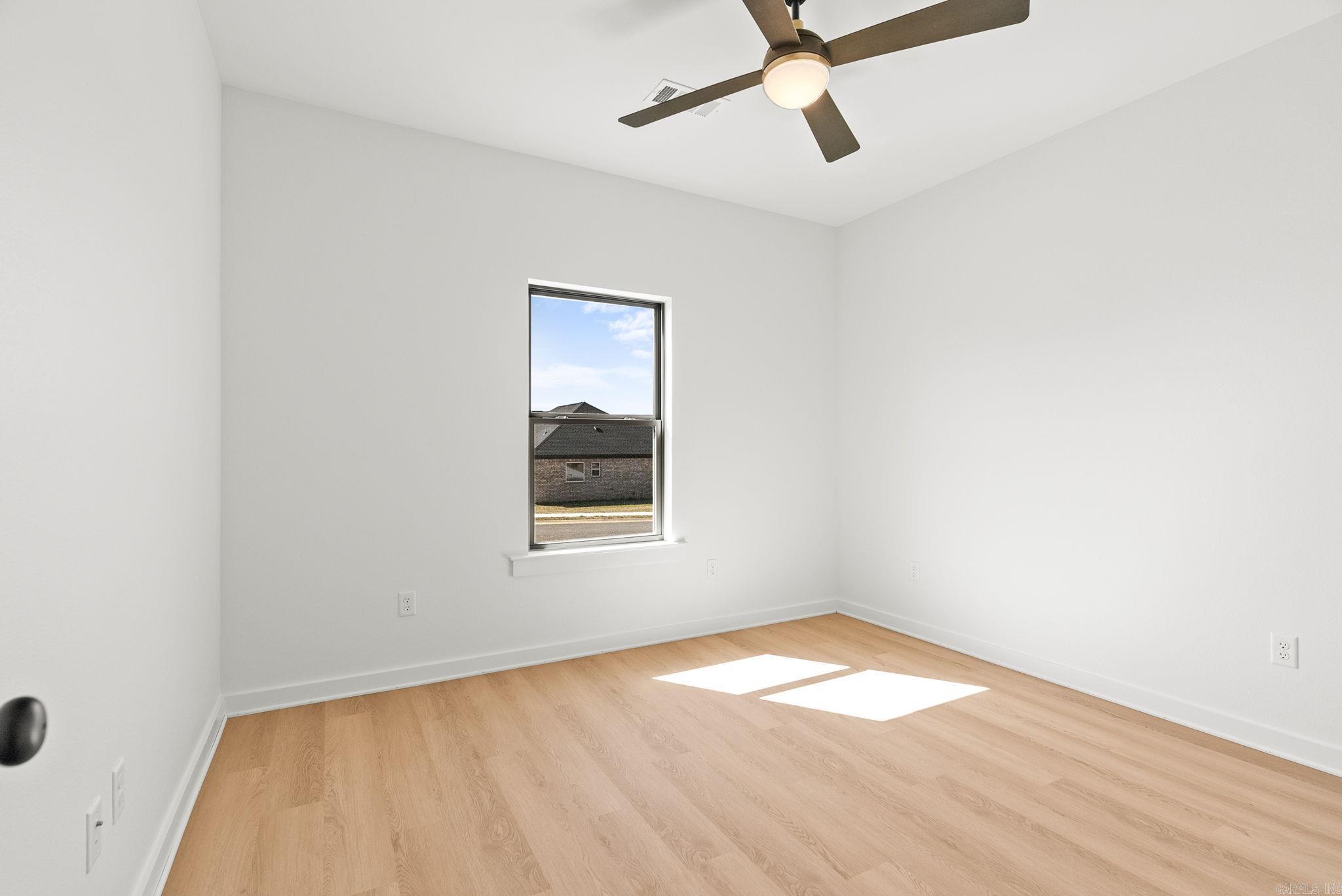 LEWIS CROSSING - Residential