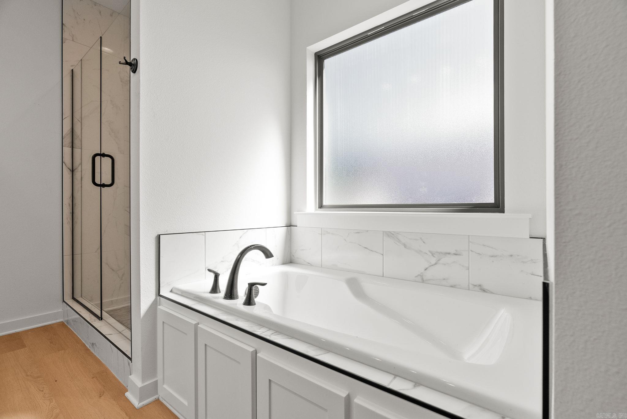 LEWIS CROSSING - Residential